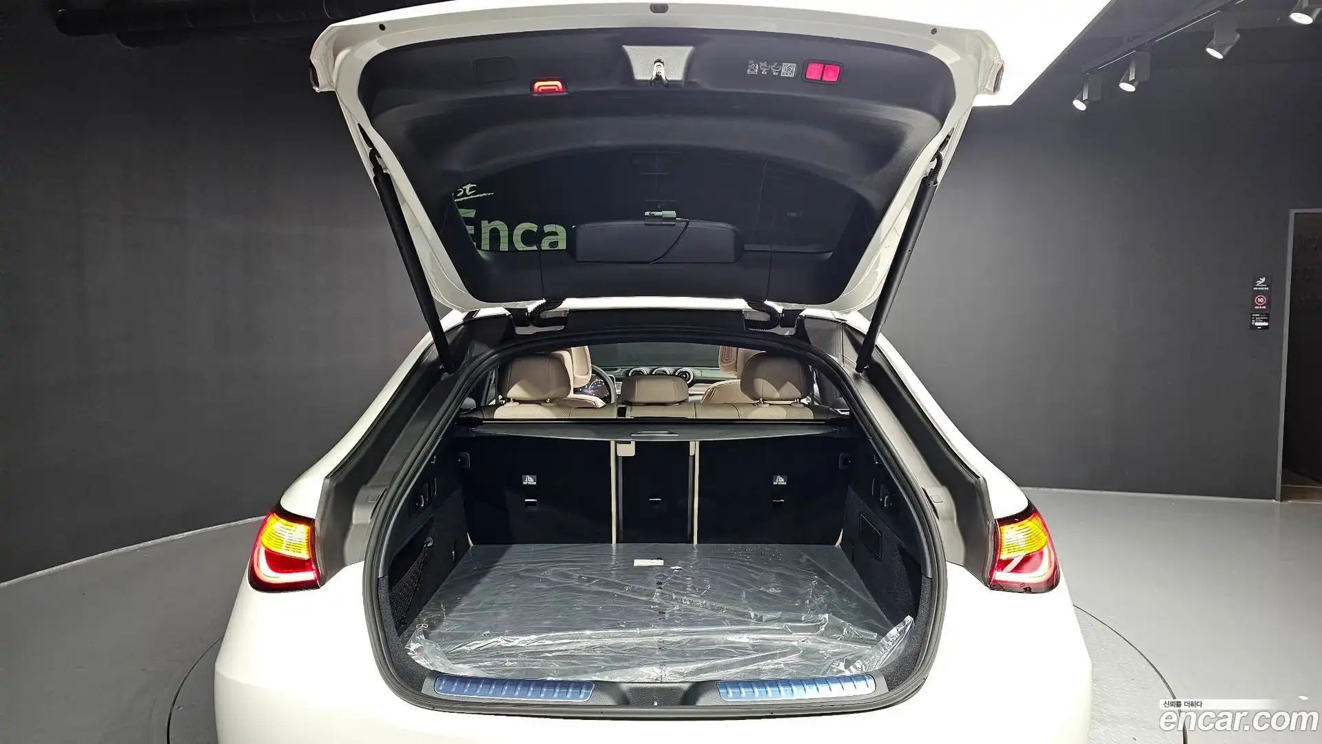GLC-Class Mercedes-Benz 2026.2-OPTION-024