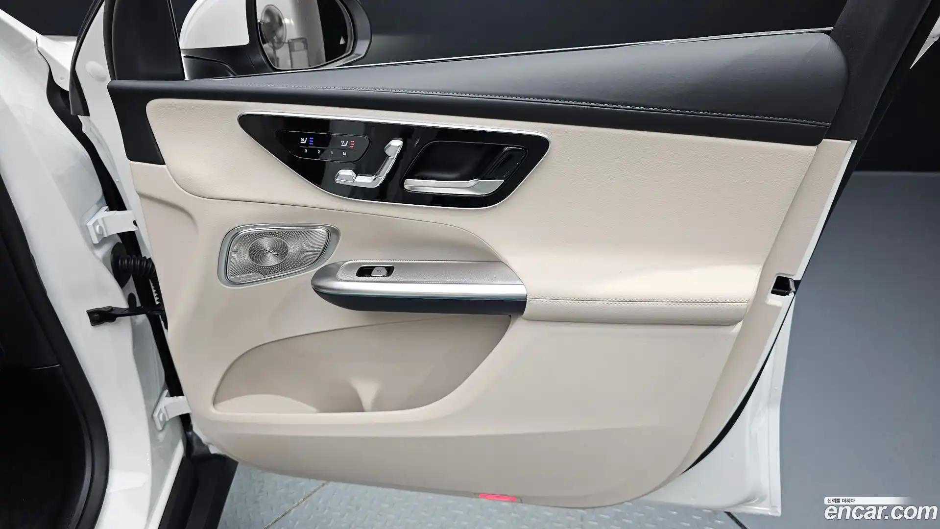 GLC-Class Mercedes-Benz 2026.2-INNER-034