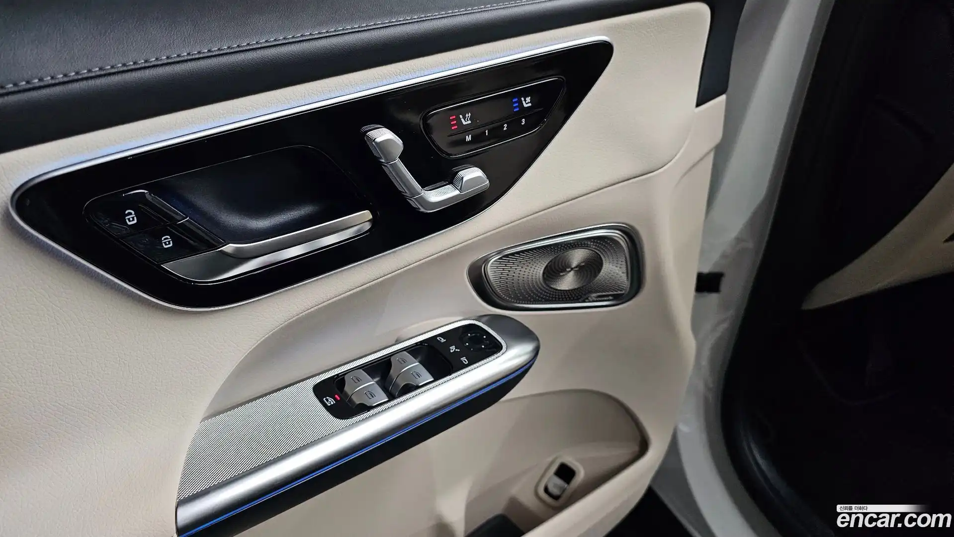 GLC-Class Mercedes-Benz 2026.2-OPTION-042