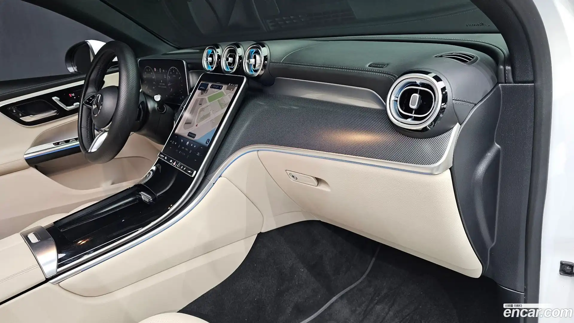 GLC-Class Mercedes-Benz 2026.2-OPTION-043