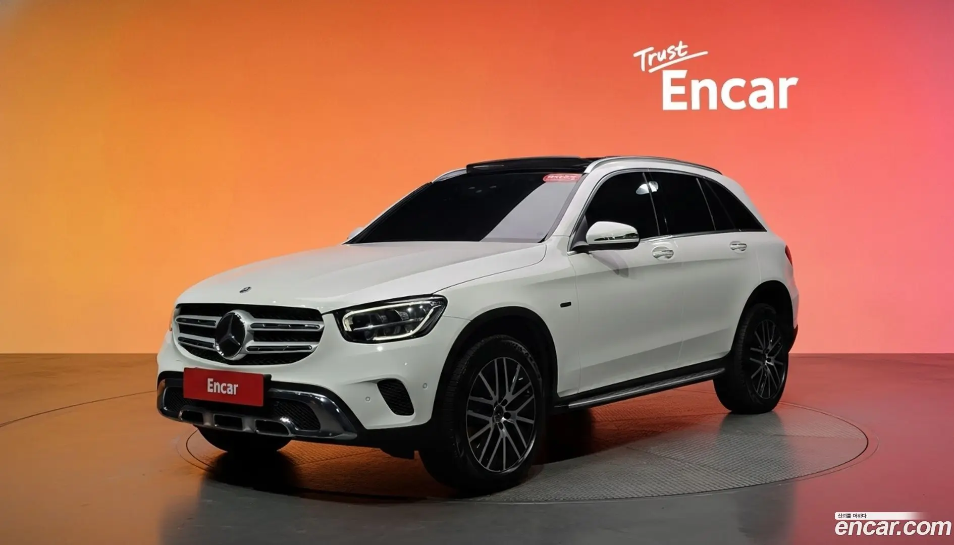 Main__Slider__Photo:GLC-Class Mercedes-Benz 2021.4-0