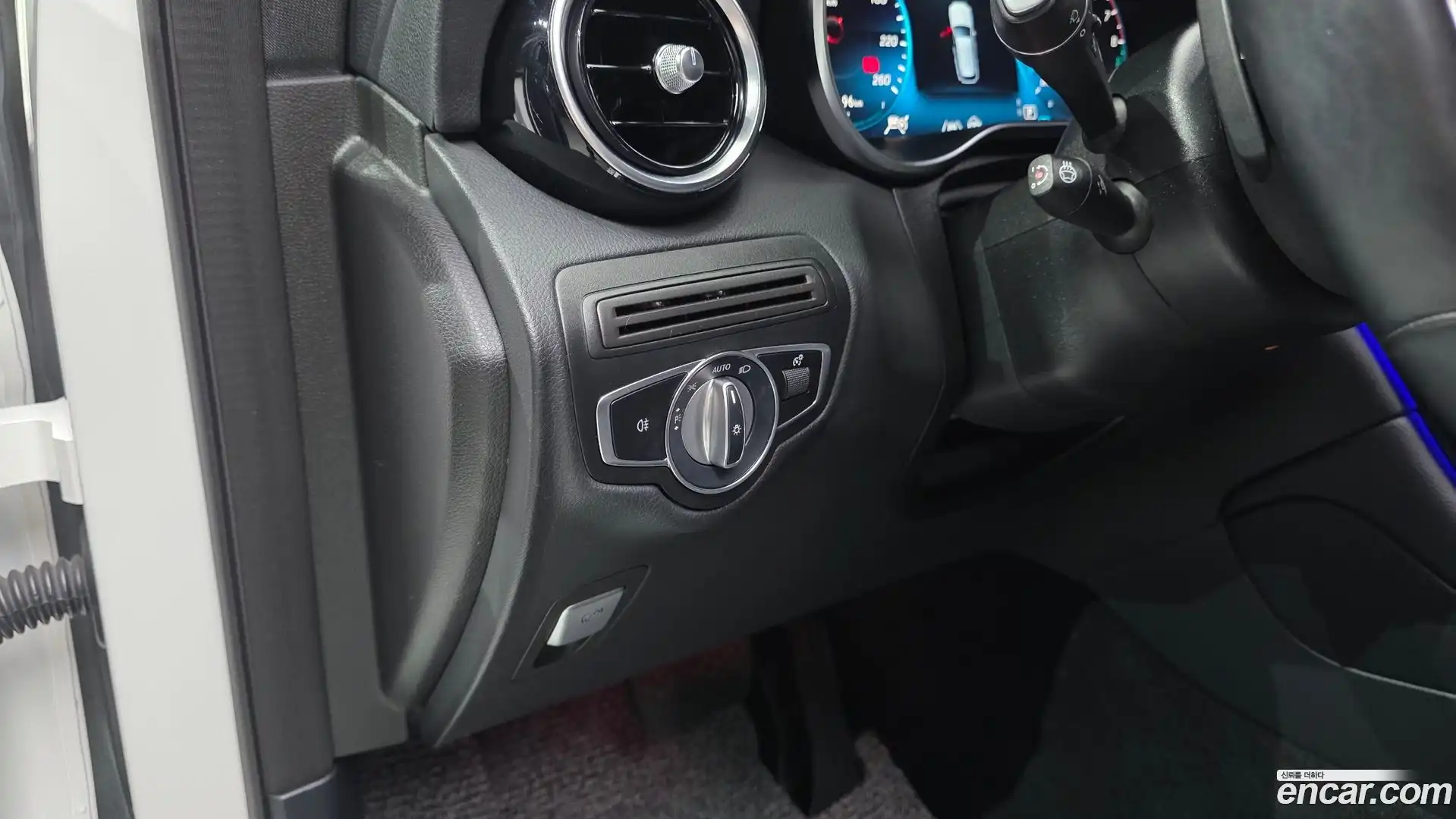 GLC-Class Mercedes-Benz 2021.4-OPTION-040