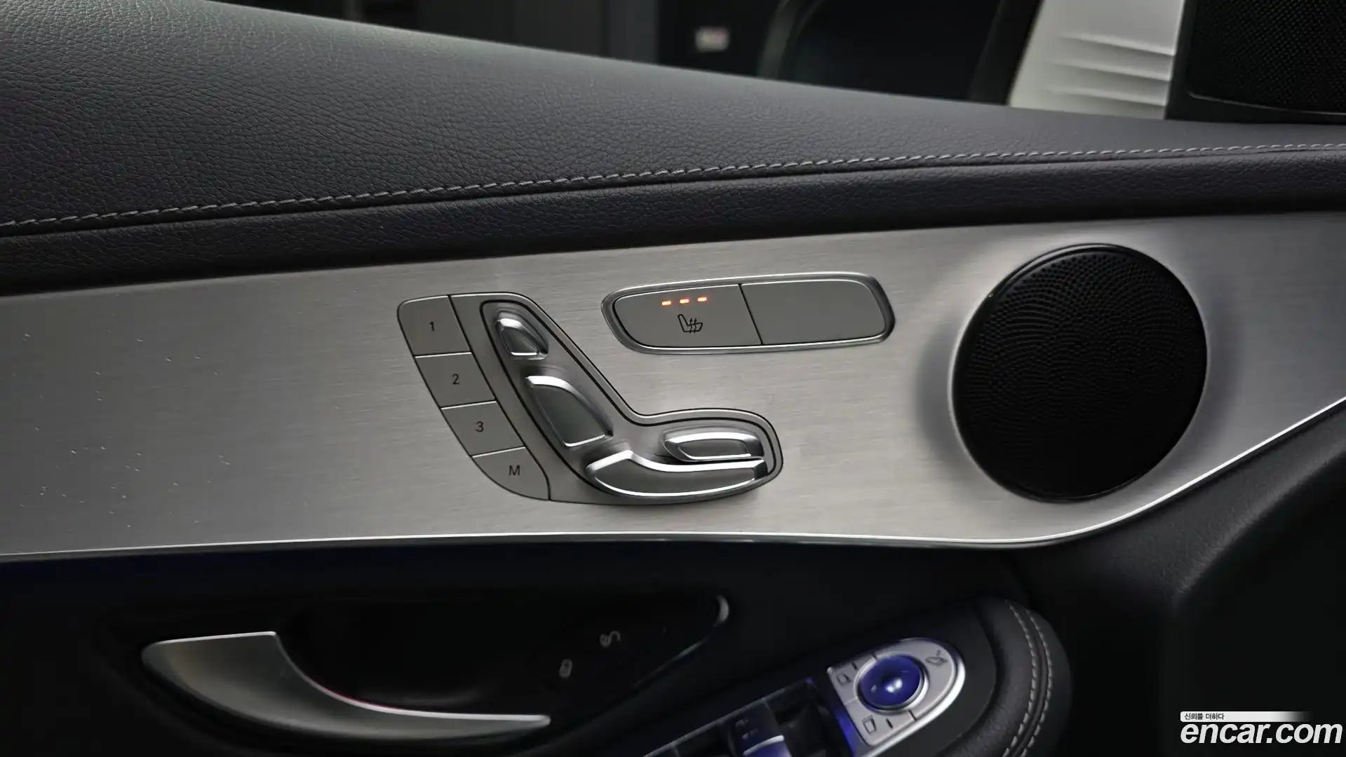 GLC-Class Mercedes-Benz 2021.4-OPTION-042