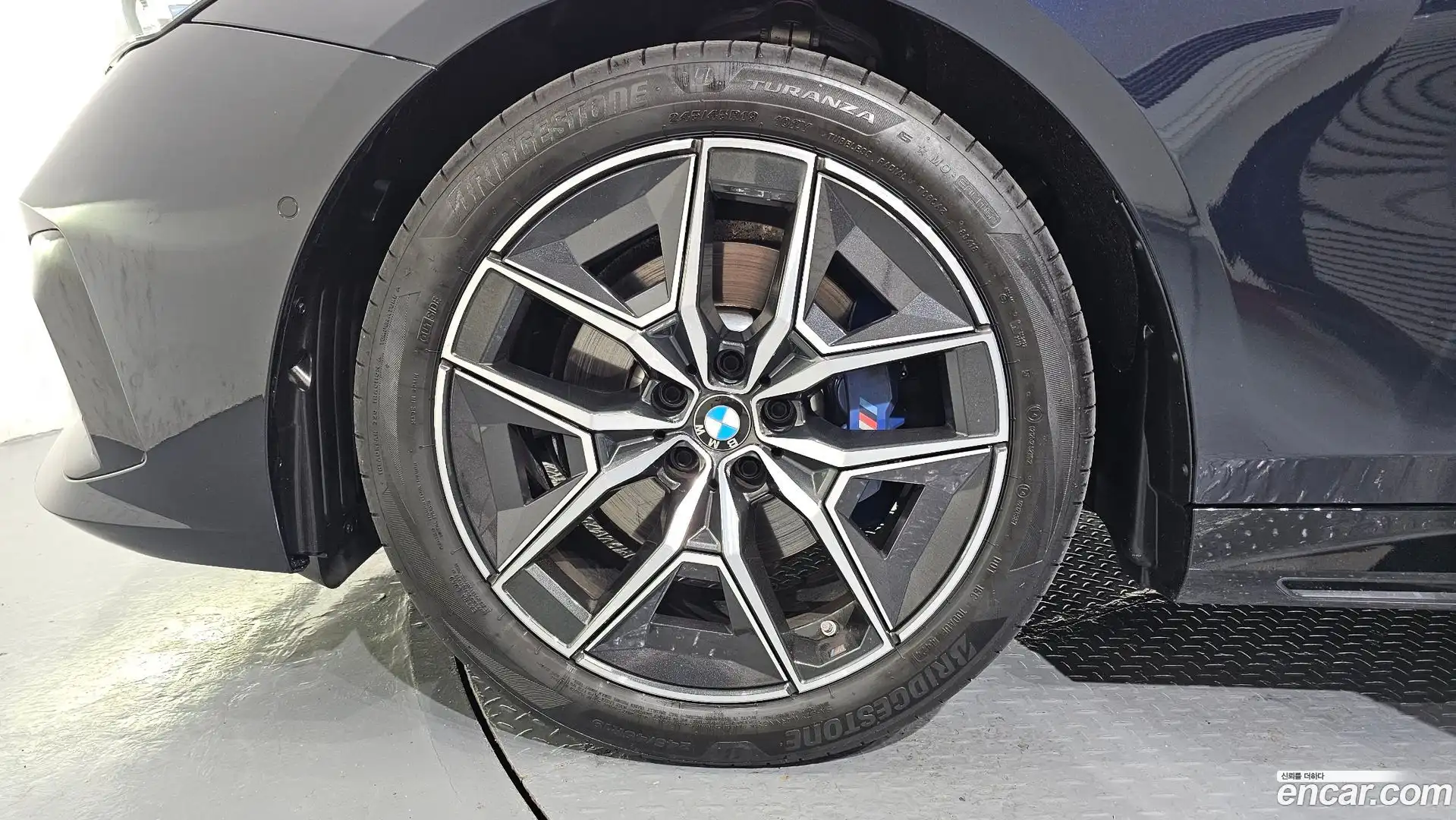 5-Series BMW 2025.5-OUTER-005