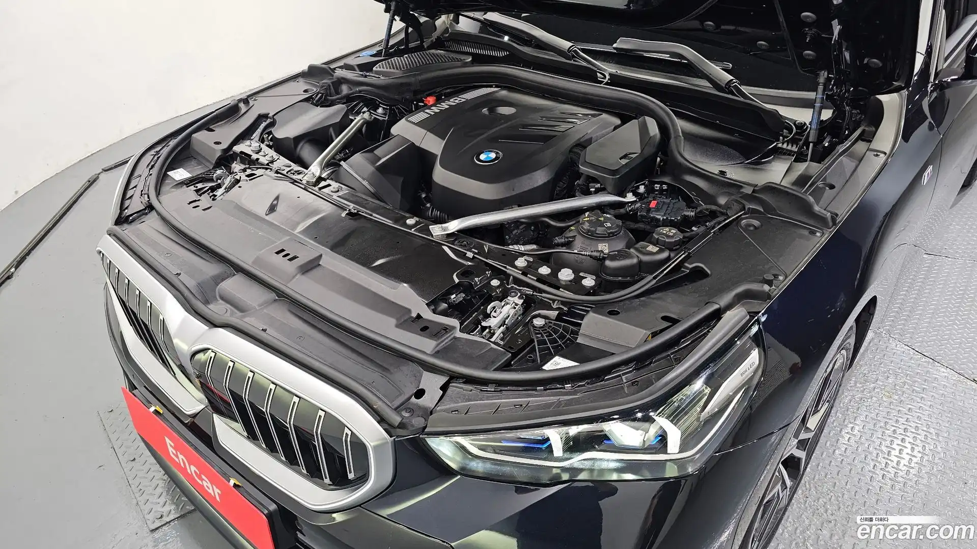 5-Series BMW 2025.5-OUTER-006