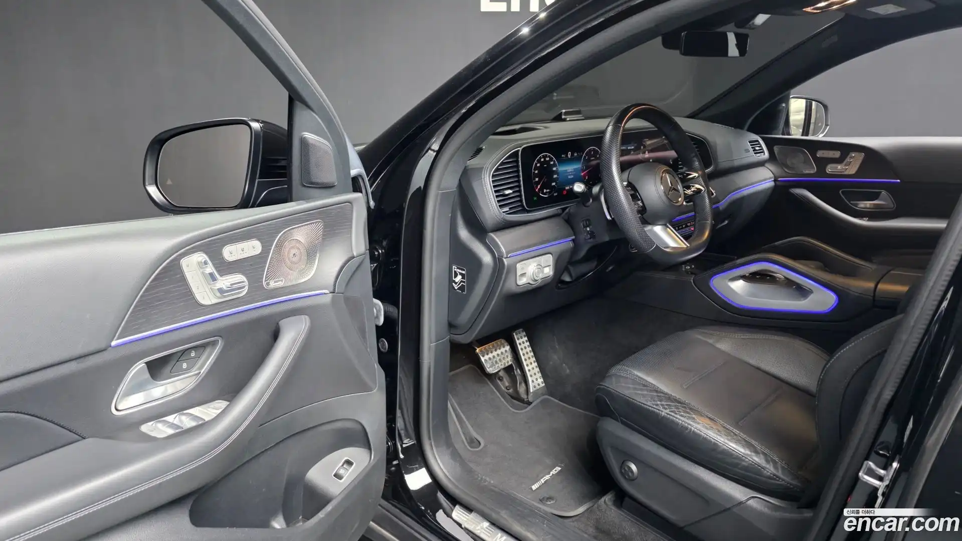 GLE-Class Mercedes-Benz 2023.11-INNER-010