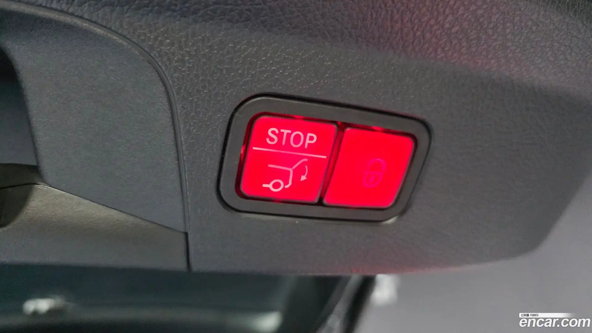 GLE-Class Mercedes-Benz 2023.11-OPTION-044