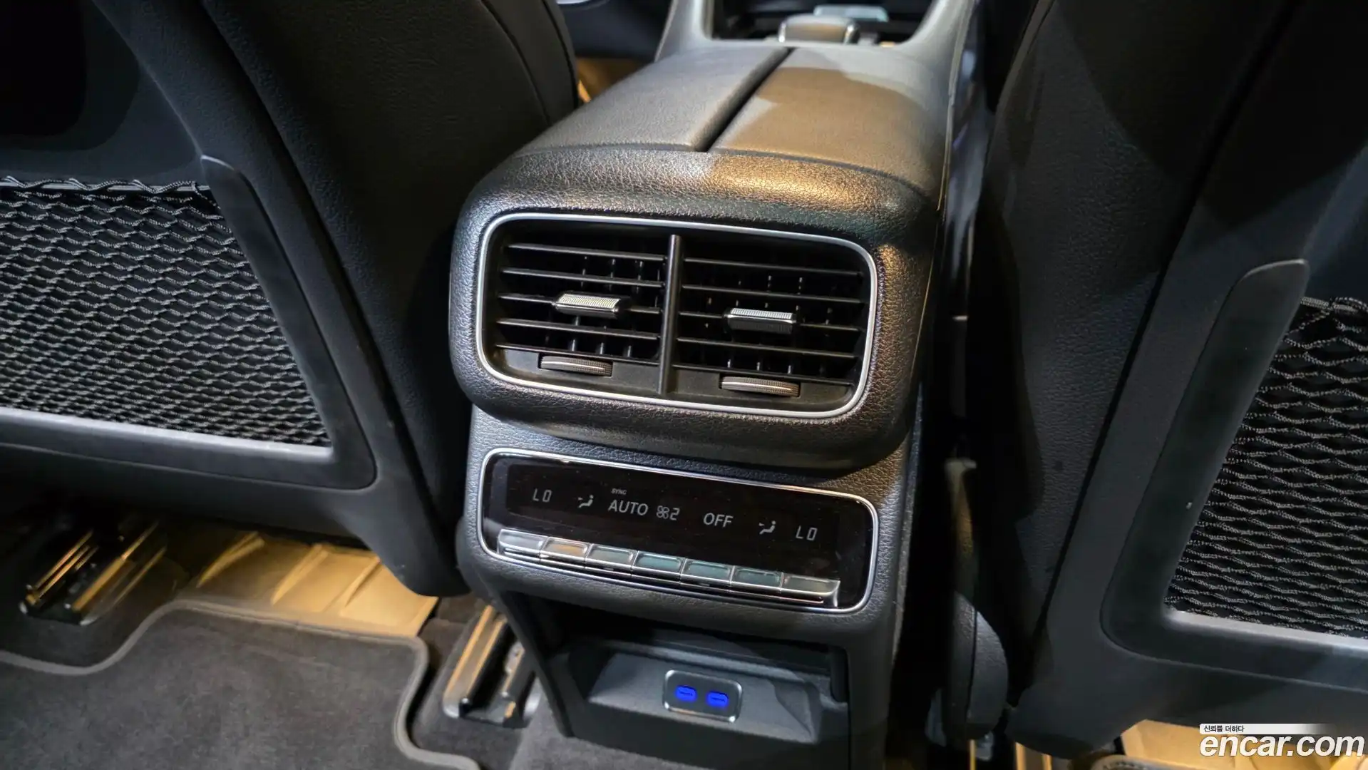 GLE-Class Mercedes-Benz 2023.11-OPTION-049
