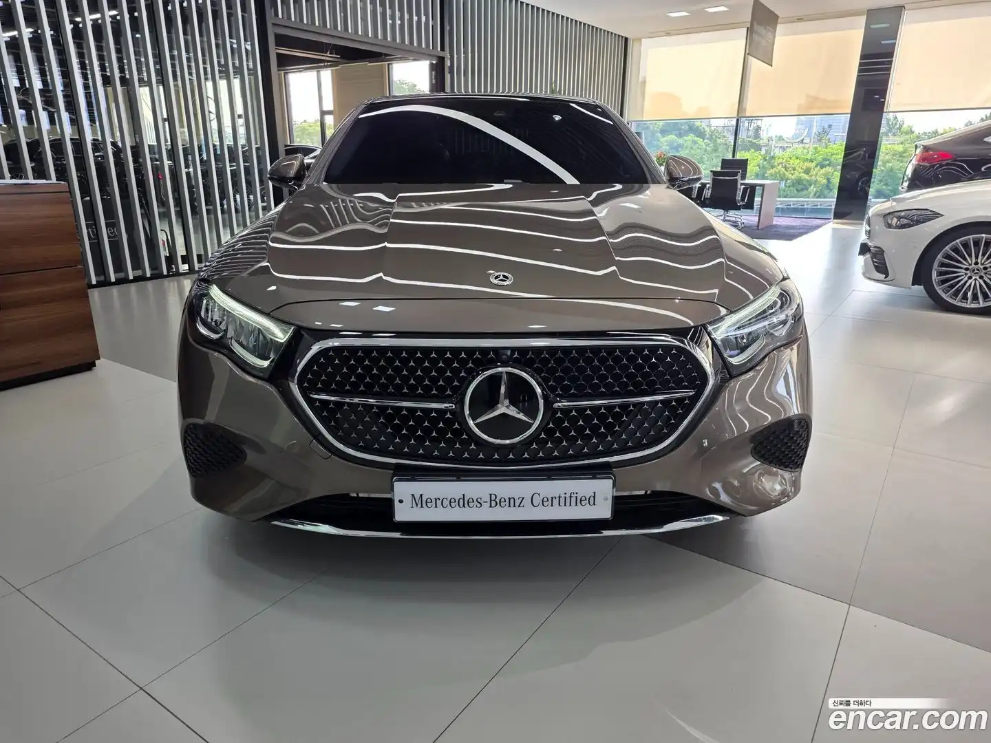 E-Class Mercedes-Benz 2025.4-OUTER-003