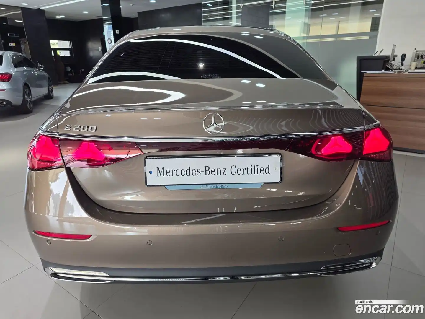 E-Class Mercedes-Benz 2025.4-OUTER-004