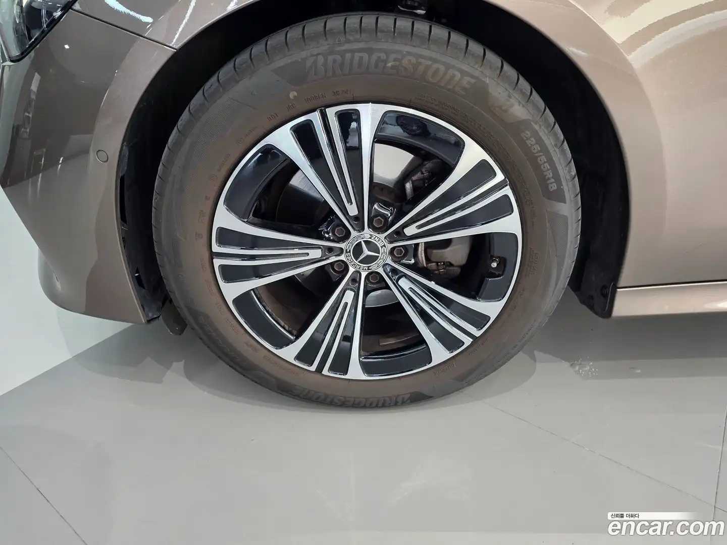 E-Class Mercedes-Benz 2025.4-OUTER-005