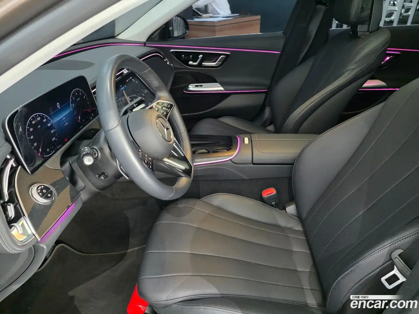 E-Class Mercedes-Benz 2025.4-INNER-010