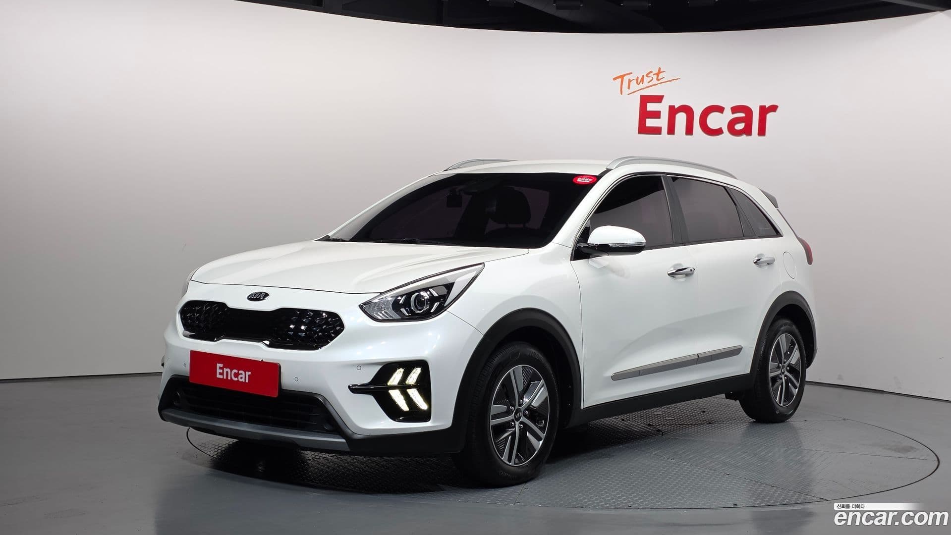 Main__Slider__Photo:Niro Kia 2020.4-0