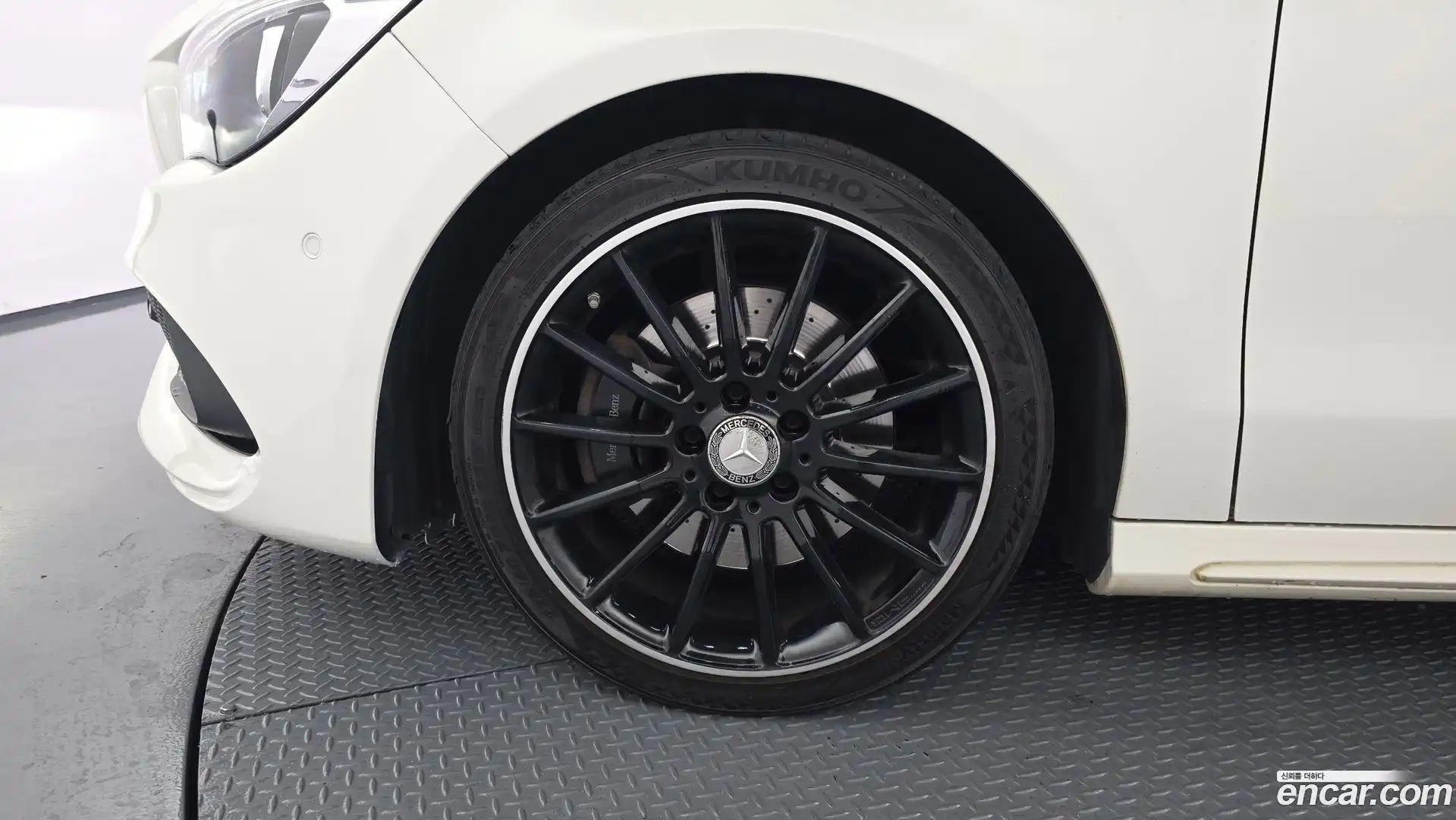 CLA-Class Mercedes-Benz 2017.5-OUTER-005