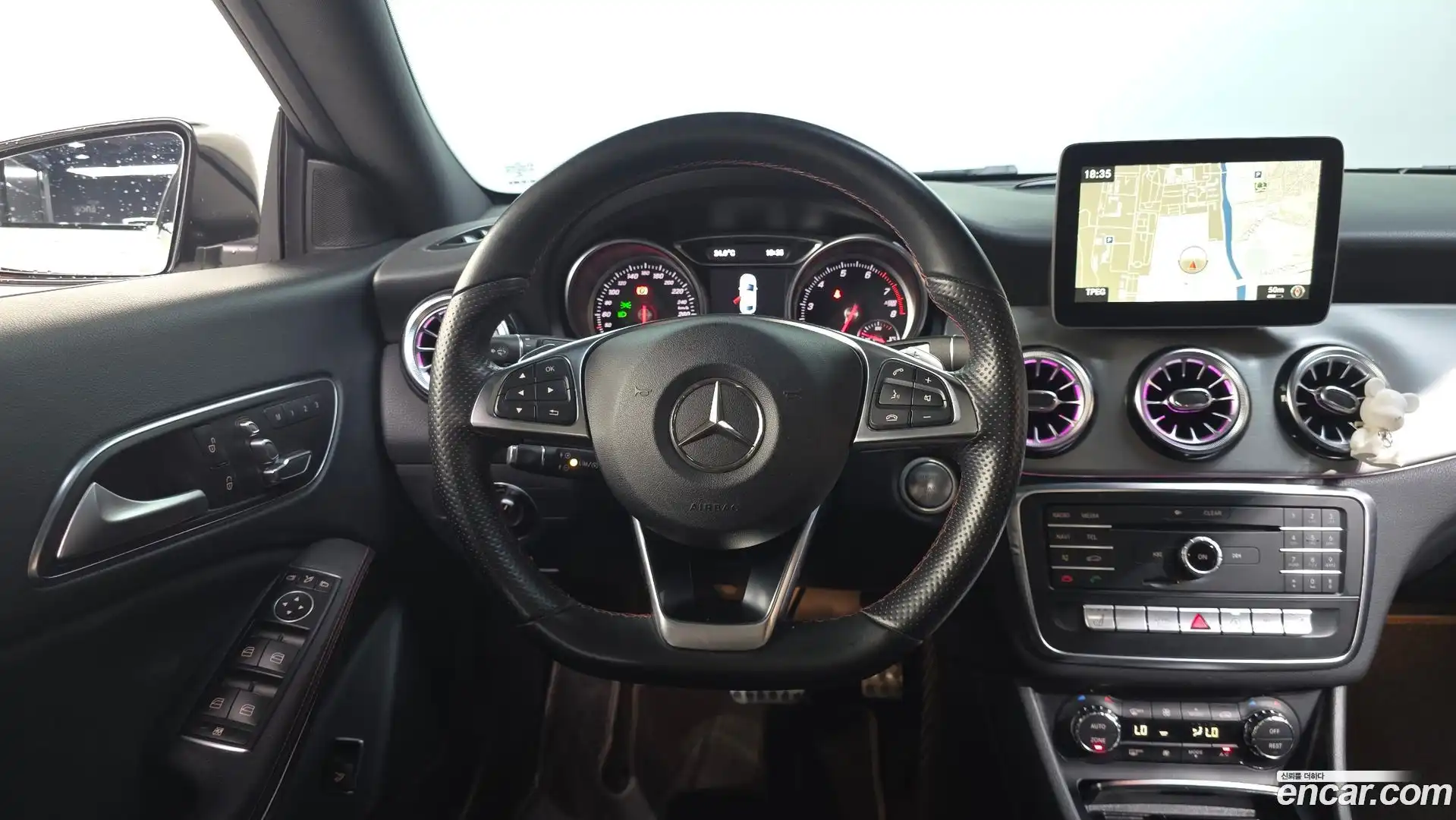 CLA-Class Mercedes-Benz 2017.5-OPTION-017
