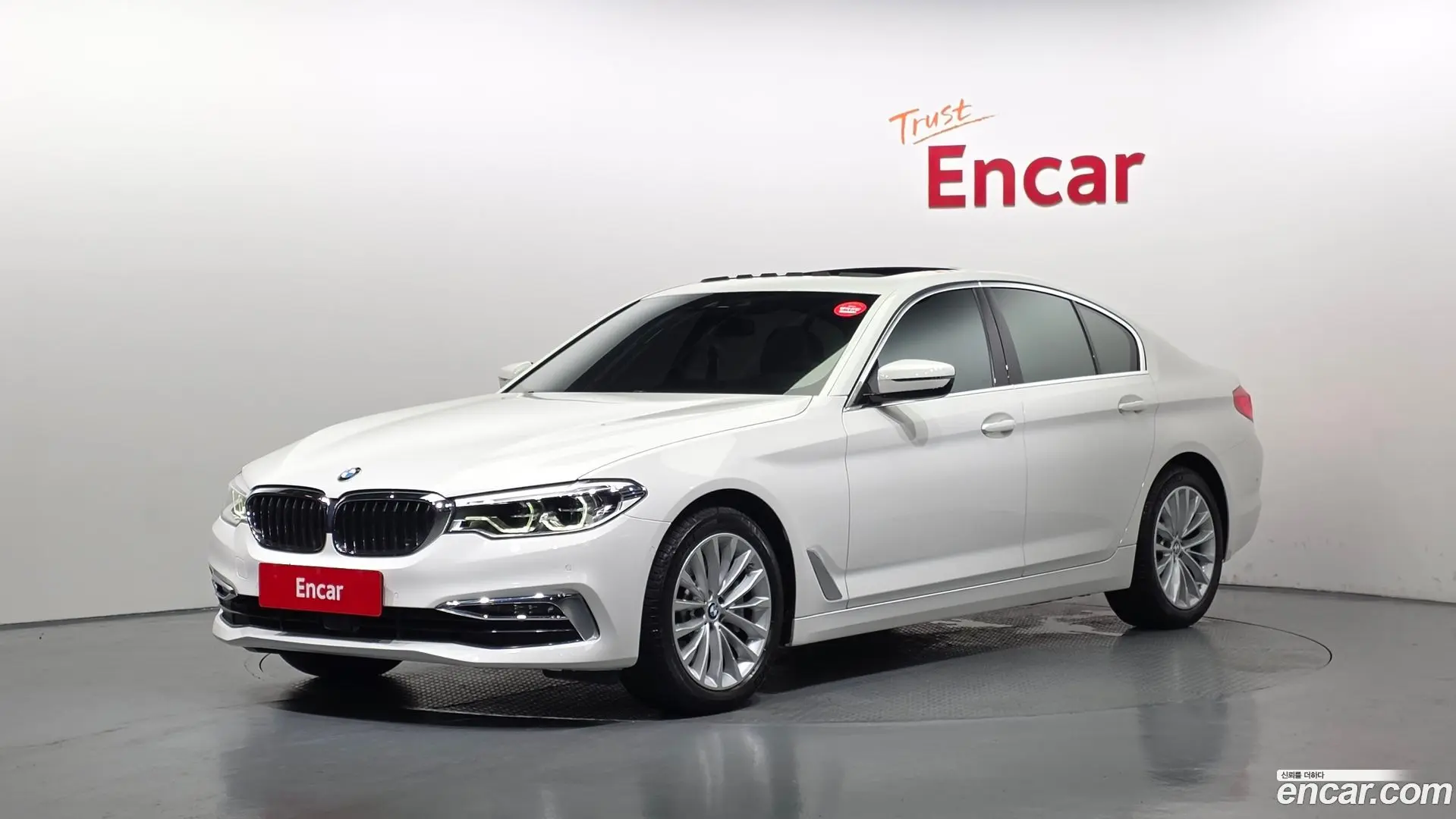 Main__Slider__Photo:5-Series BMW 2019.9-0