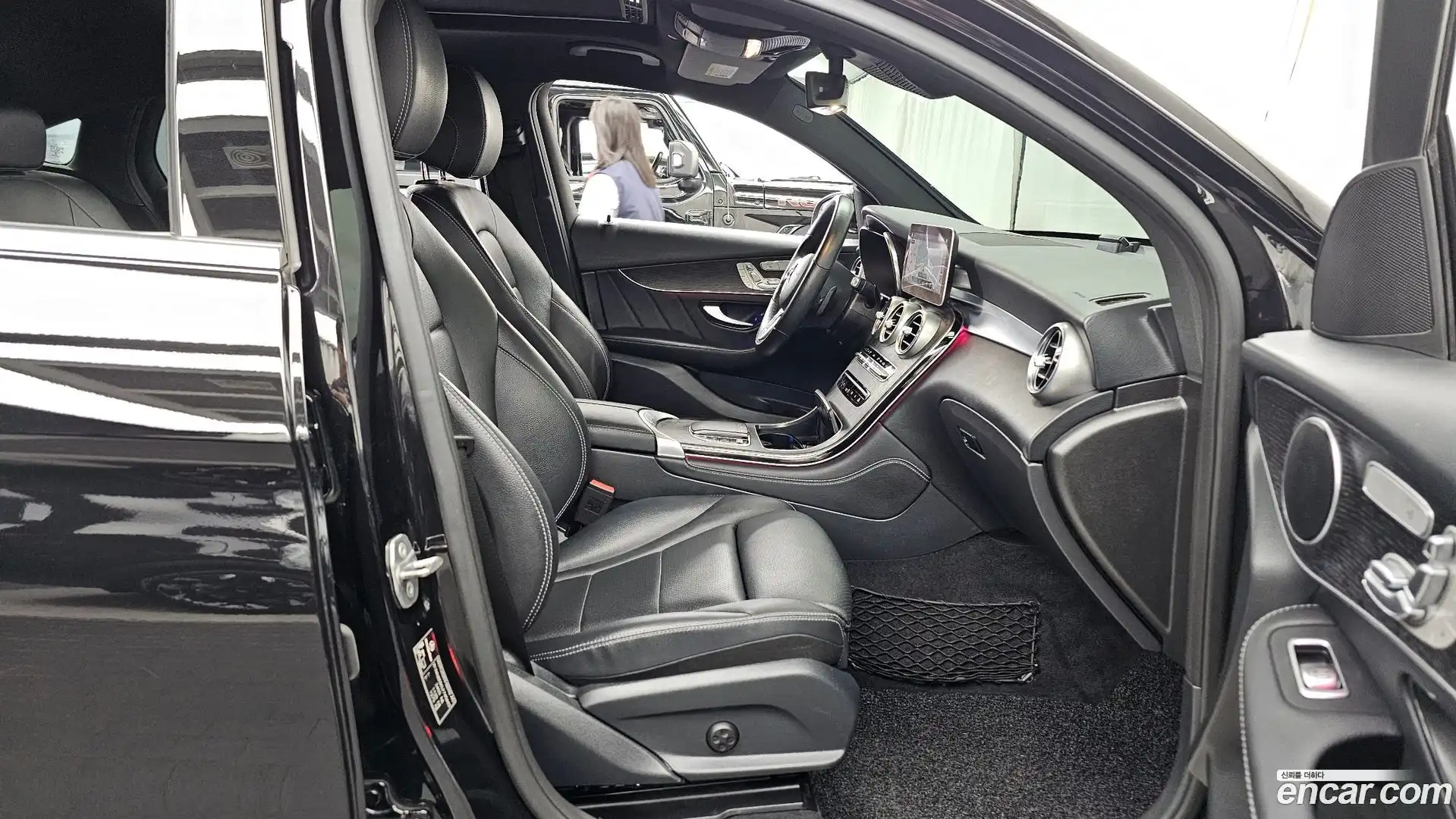 GLC-Class Mercedes-Benz 2020.1-OPTION-015