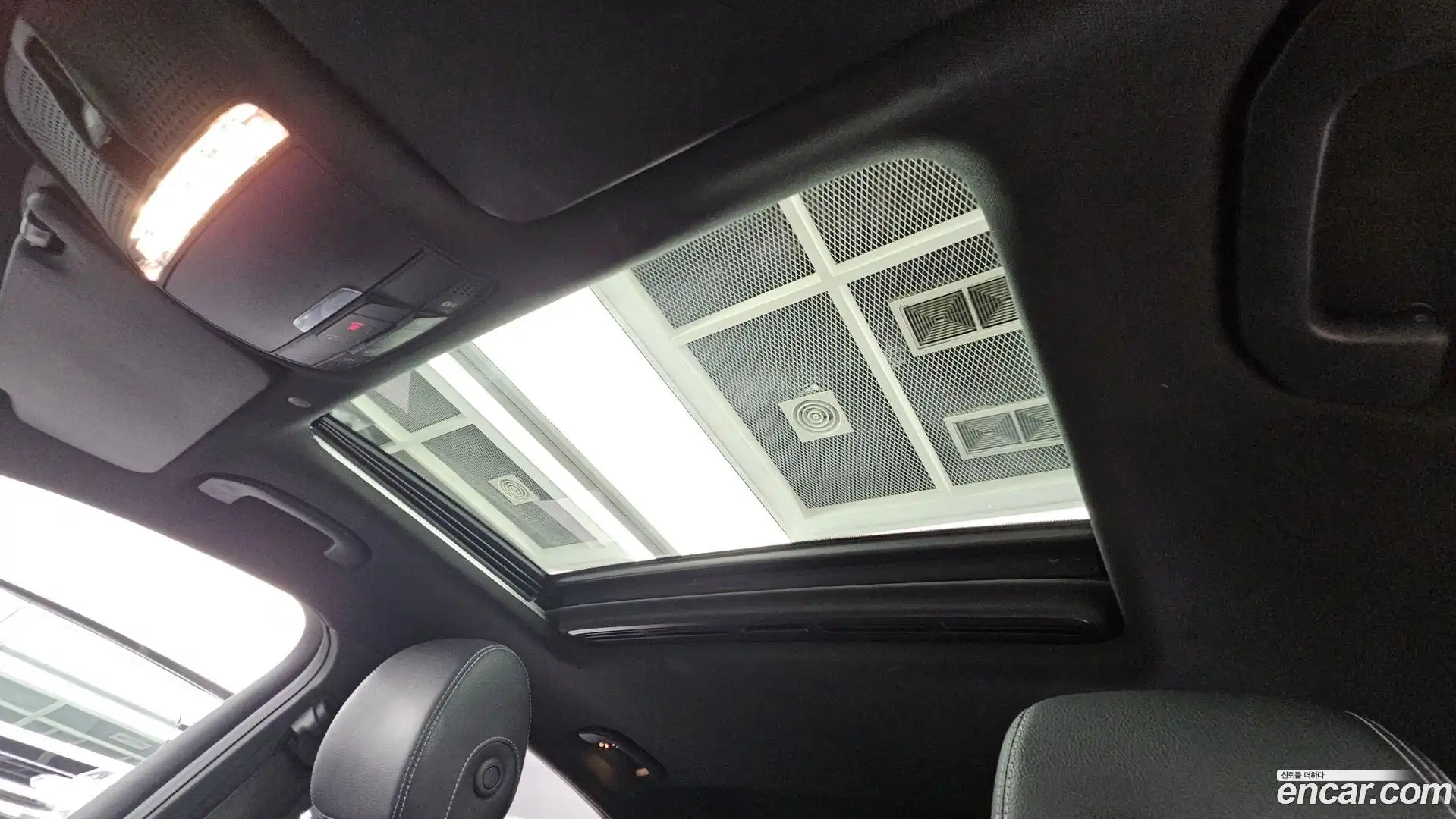 GLC-Class Mercedes-Benz 2020.1-OPTION-022