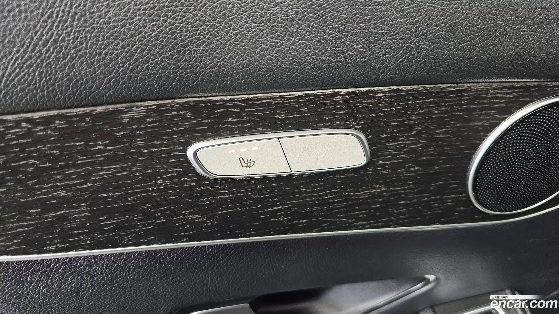 GLC-Class Mercedes-Benz 2020.1-OPTION-023