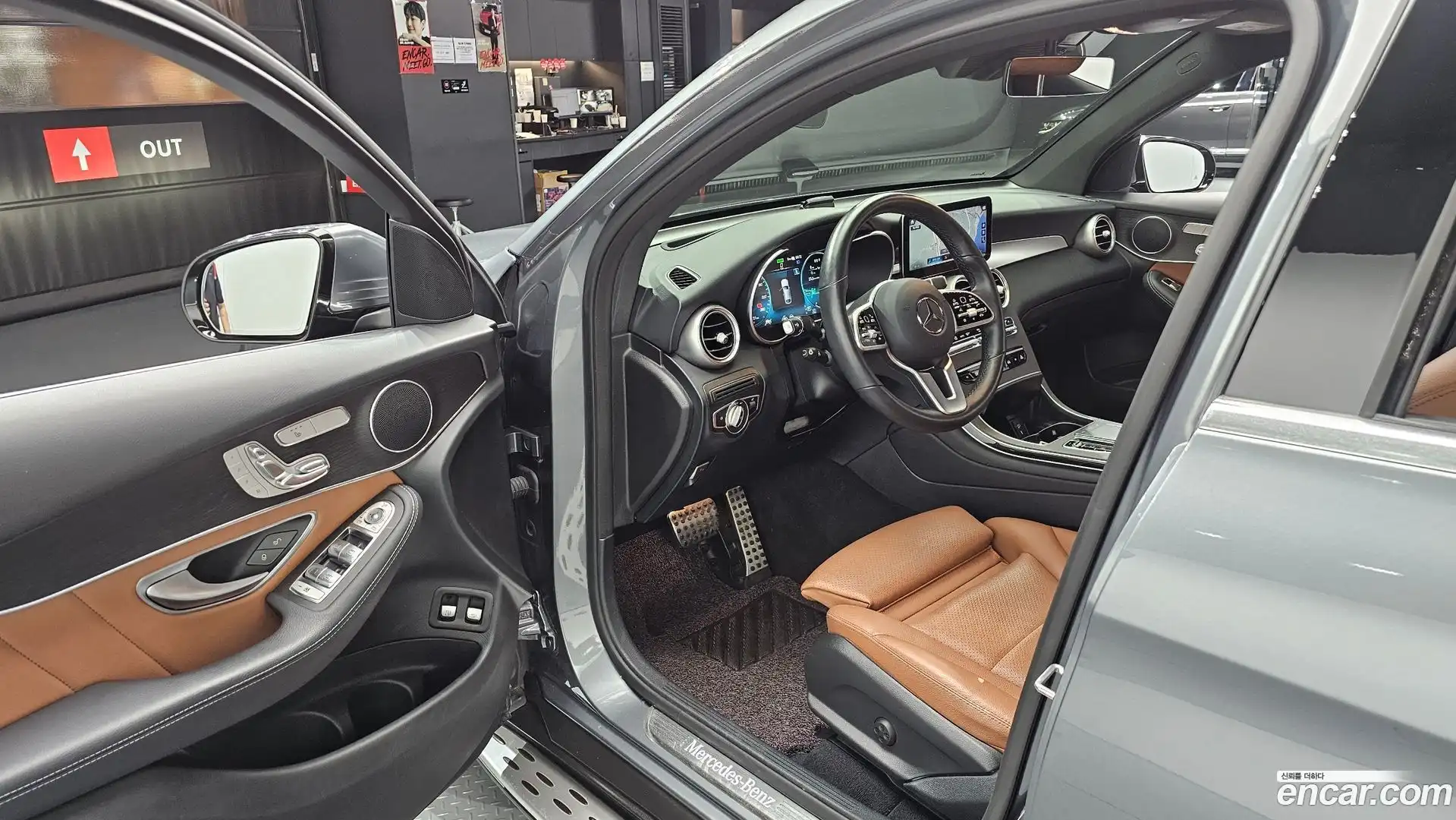 GLC-Class Mercedes-Benz 2021.11-INNER-010