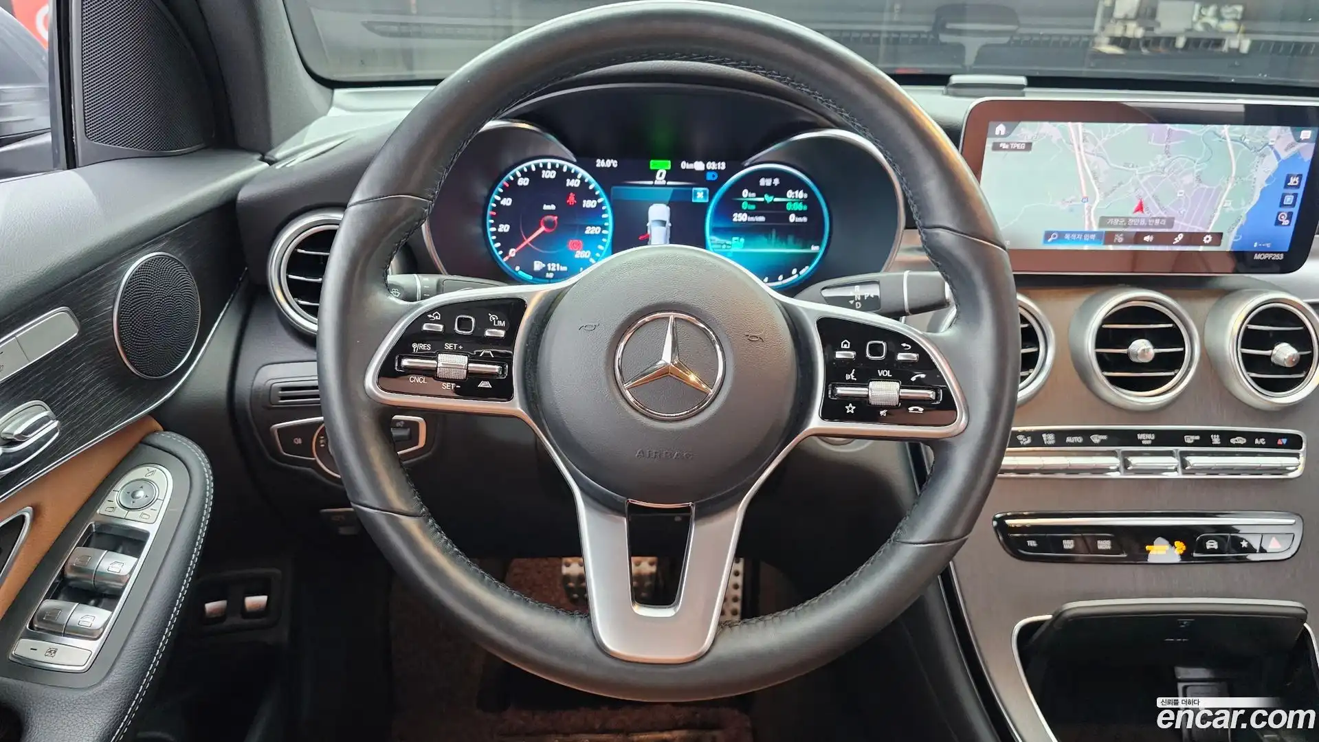 GLC-Class Mercedes-Benz 2021.11-OPTION-016