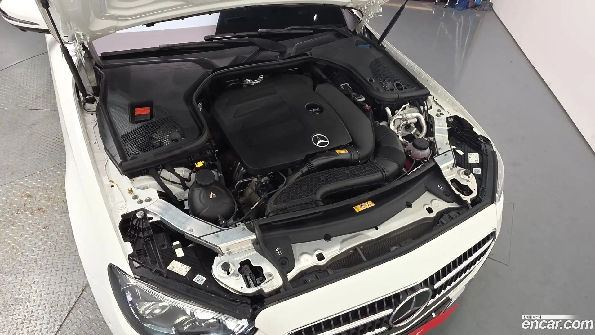 E-Class Mercedes-Benz 2022.4-OUTER-006