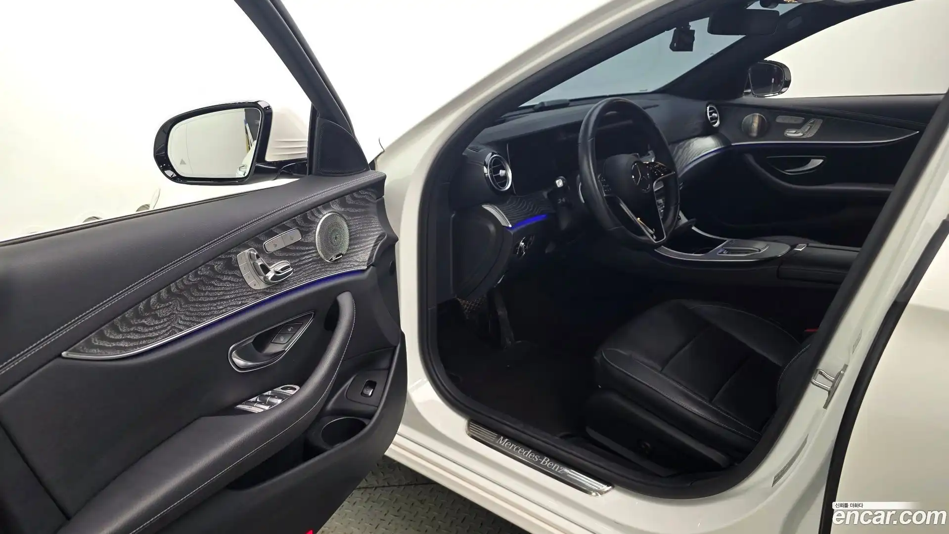 E-Class Mercedes-Benz 2022.4-OPTION-015