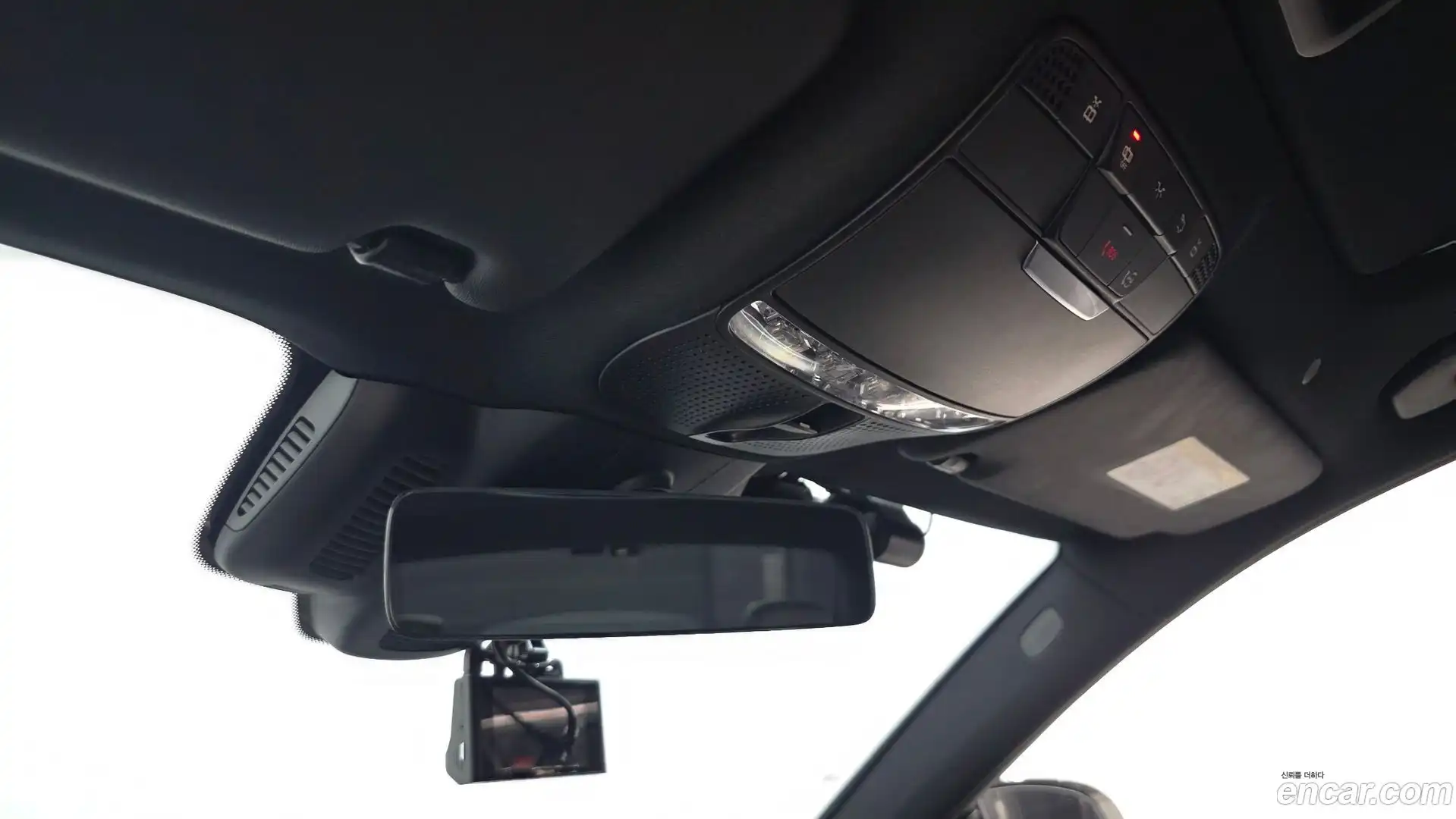 E-Class Mercedes-Benz 2022.4-OPTION-022