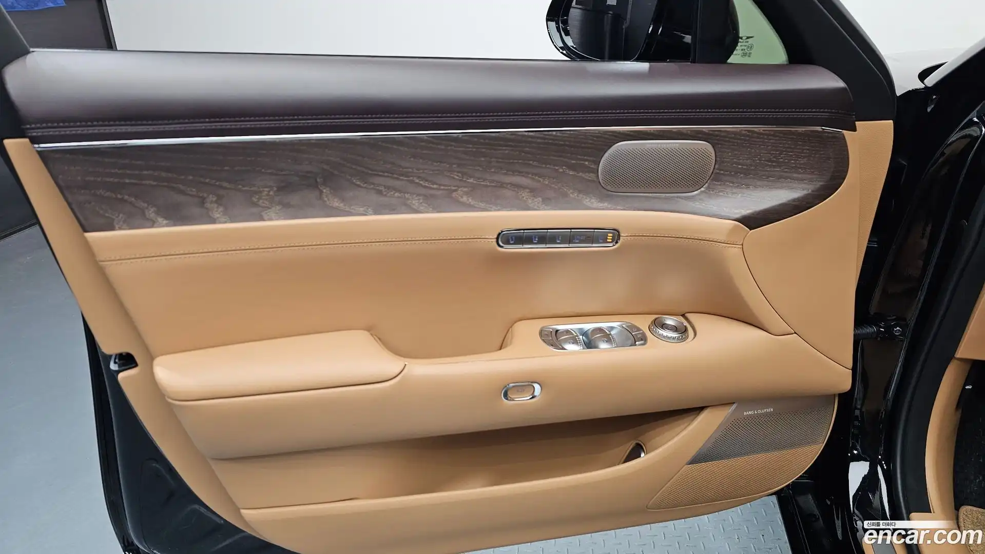 G90 Genesis 2022.6-INNER-034