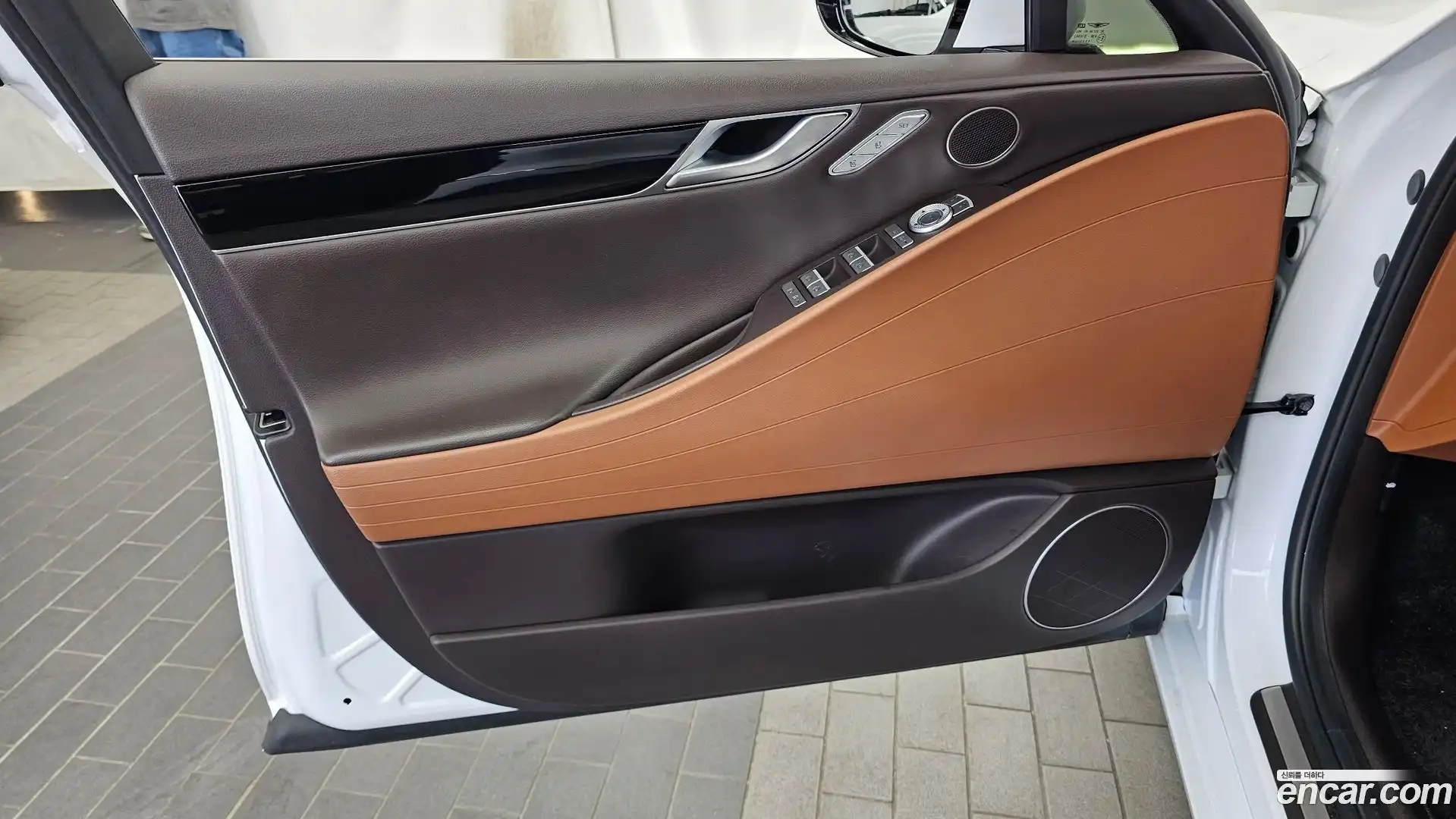 G80 Genesis 2021.2-INNER-034