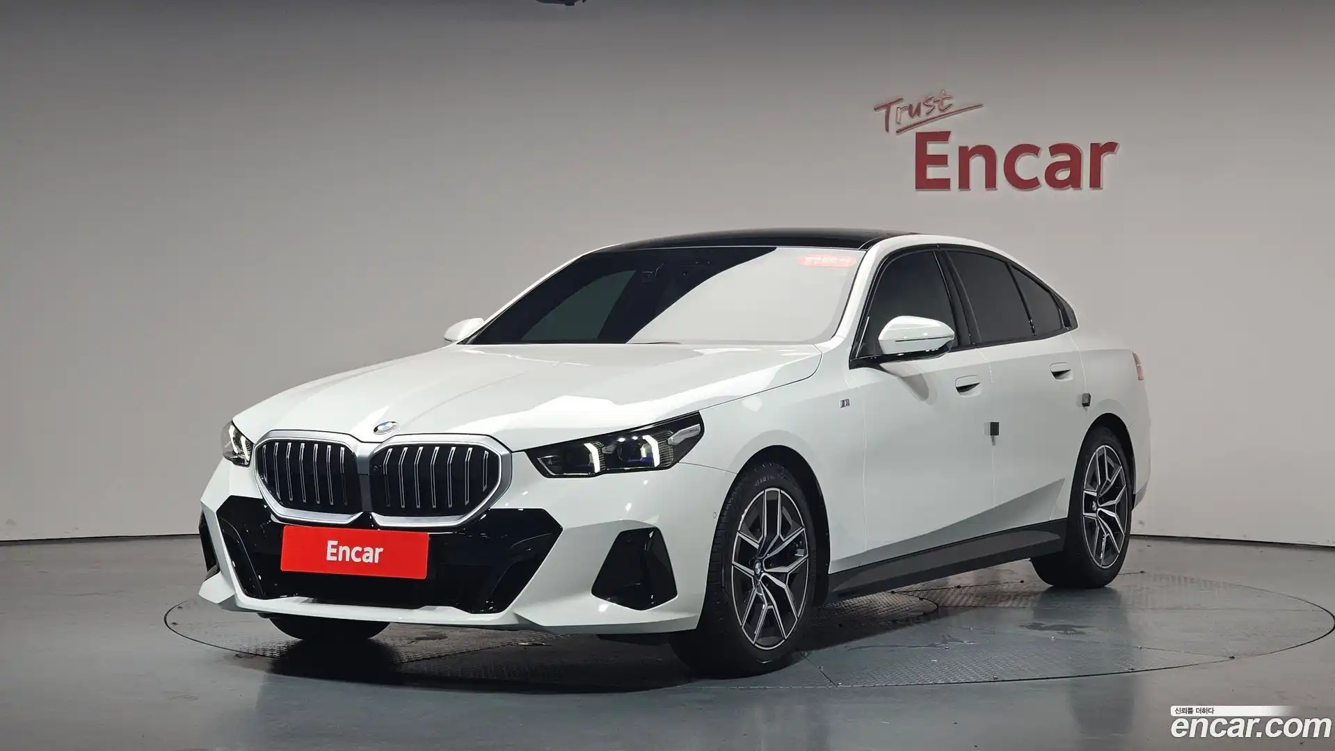 5-Series BMW 2024.2-THUMBNAIL-011