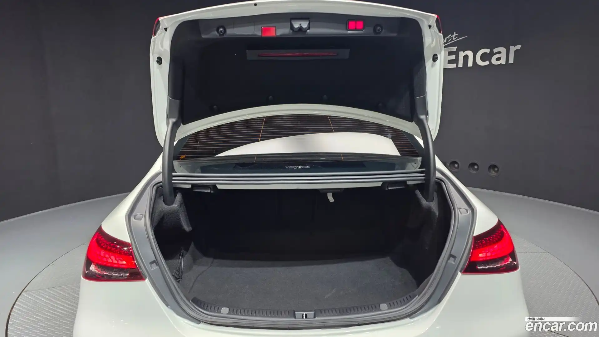 E-Class Mercedes-Benz 2022.5-OPTION-024