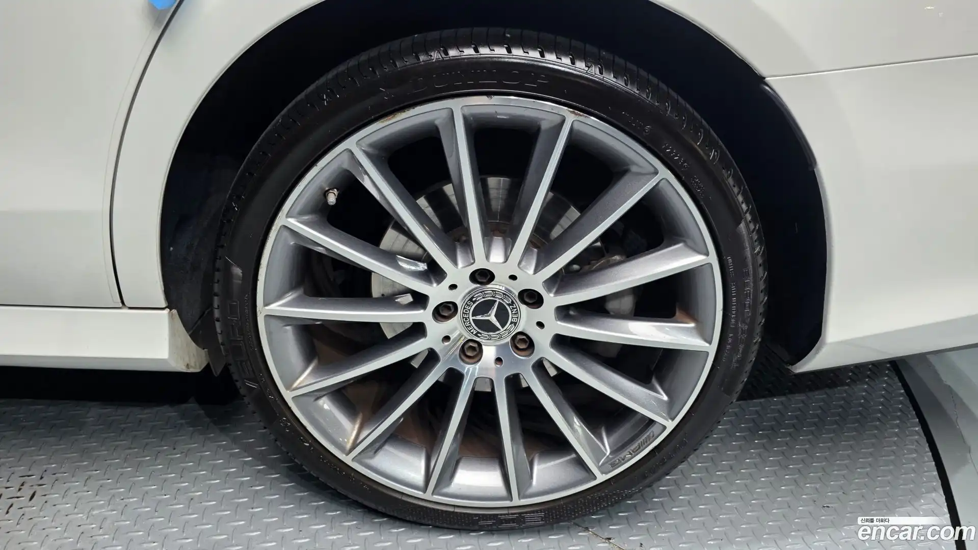 E-Class Mercedes-Benz 2022.5-OUTER-031