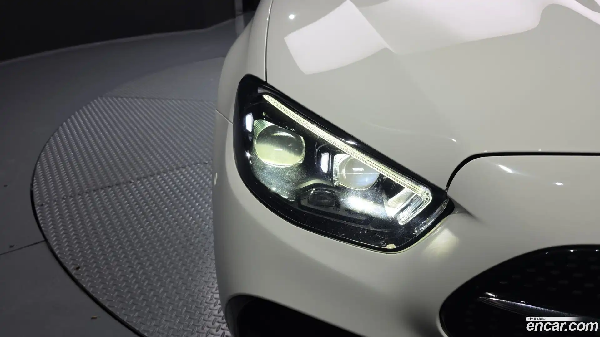 E-Class Mercedes-Benz 2022.5-OUTER-032