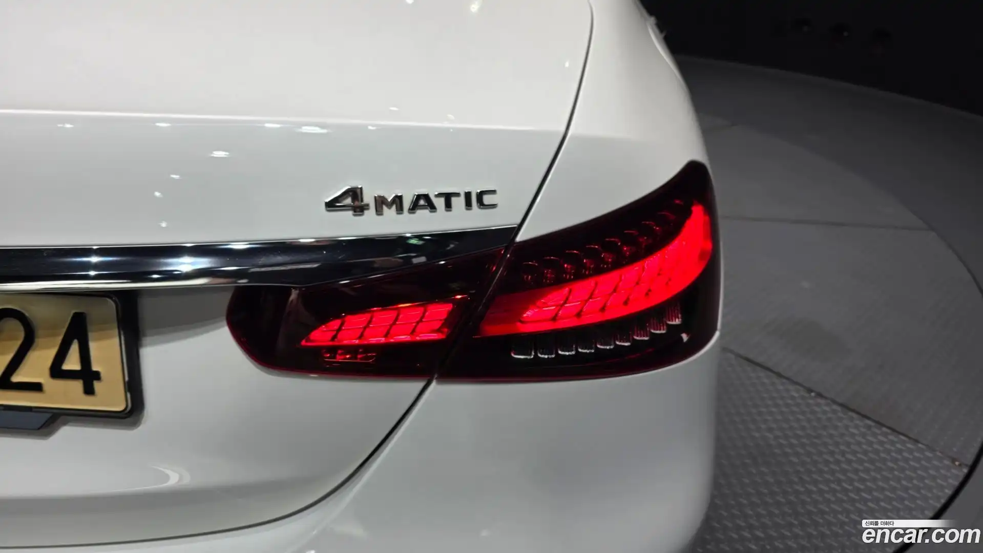 E-Class Mercedes-Benz 2022.5-OUTER-033