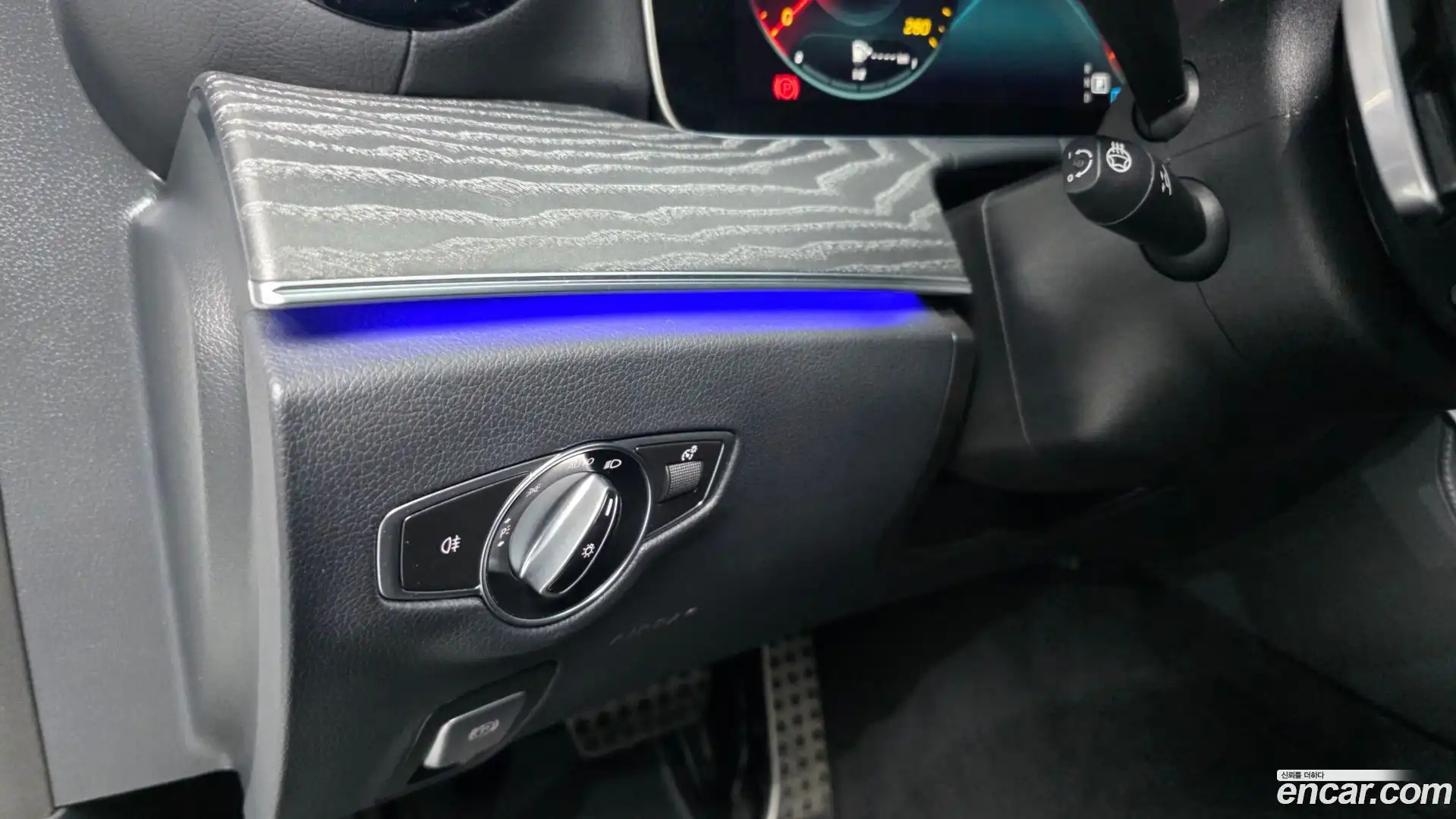 E-Class Mercedes-Benz 2022.5-OPTION-042