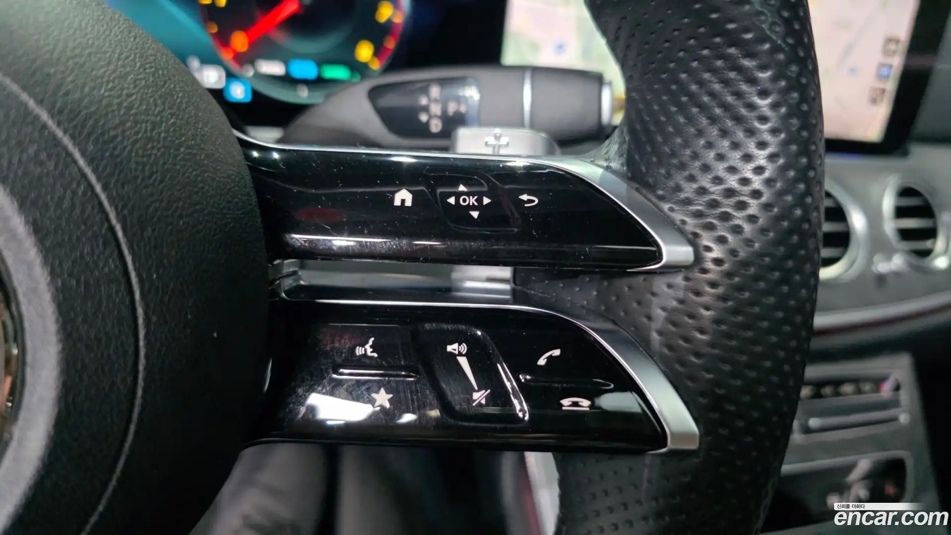 E-Class Mercedes-Benz 2022.5-OPTION-049