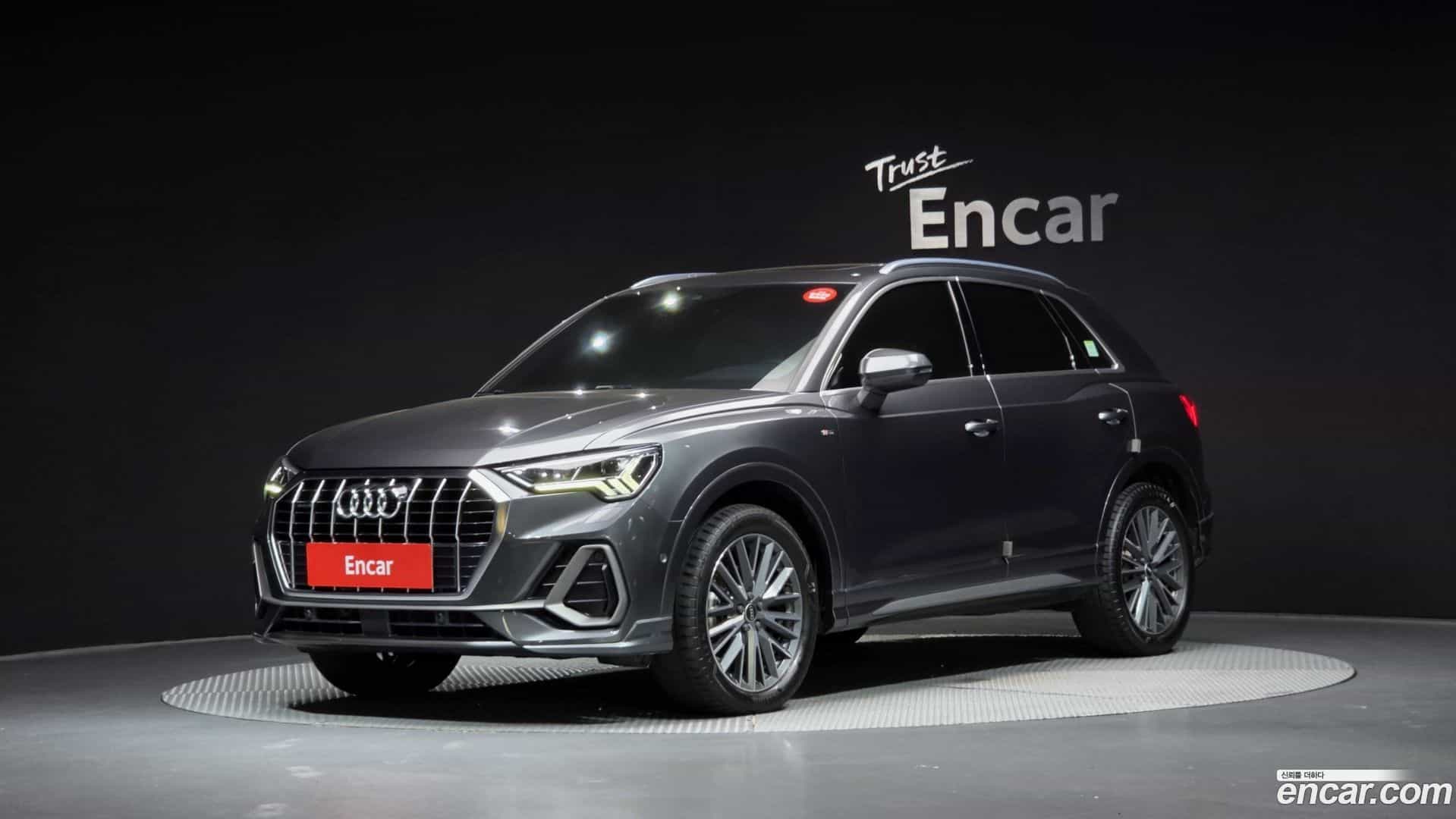 Q3 Audi 2022.10-OUTER-001