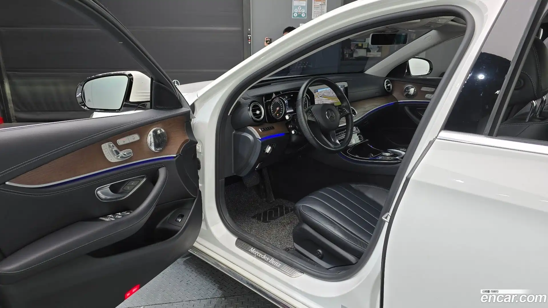 E-Class Mercedes-Benz 2017.3-INNER-010