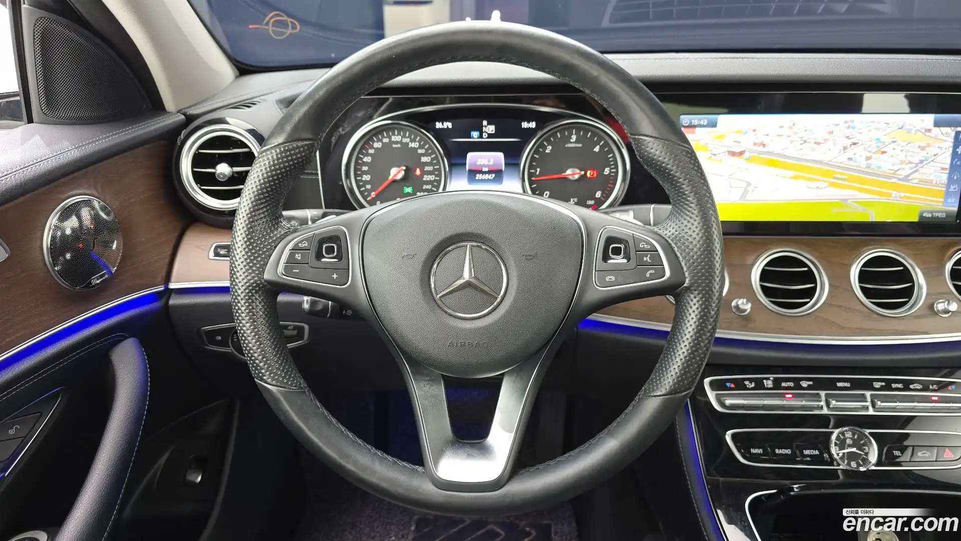 E-Class Mercedes-Benz 2017.3-OPTION-017