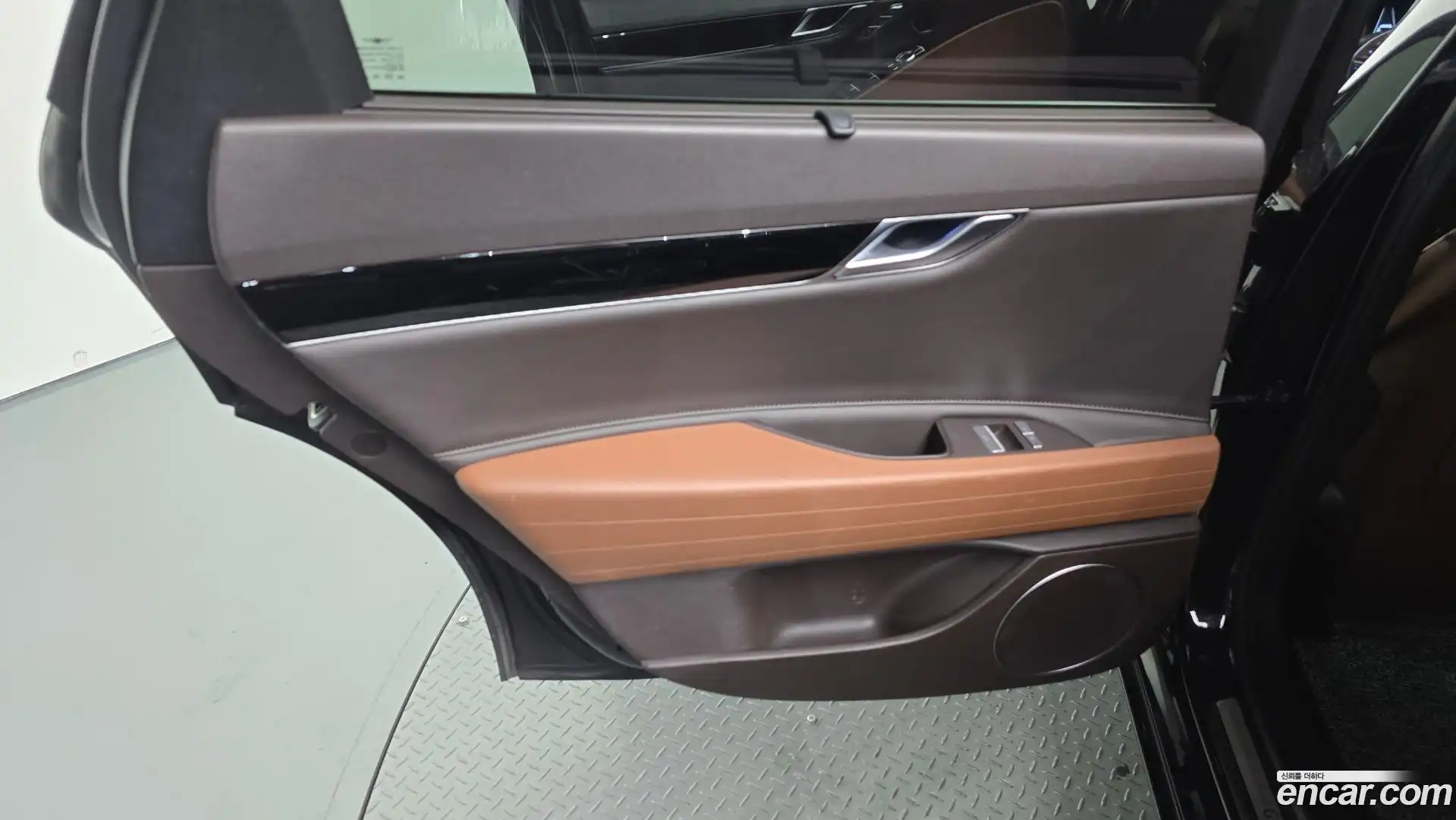 G80 Genesis 2022.8-INNER-035
