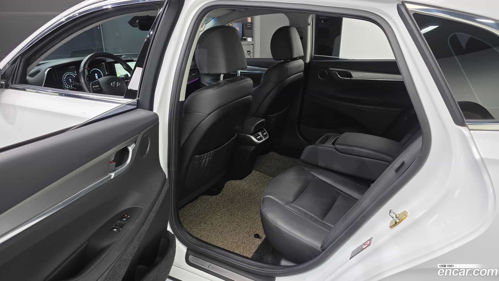 Grandeur Hyundai 2021.5-OPTION-015
