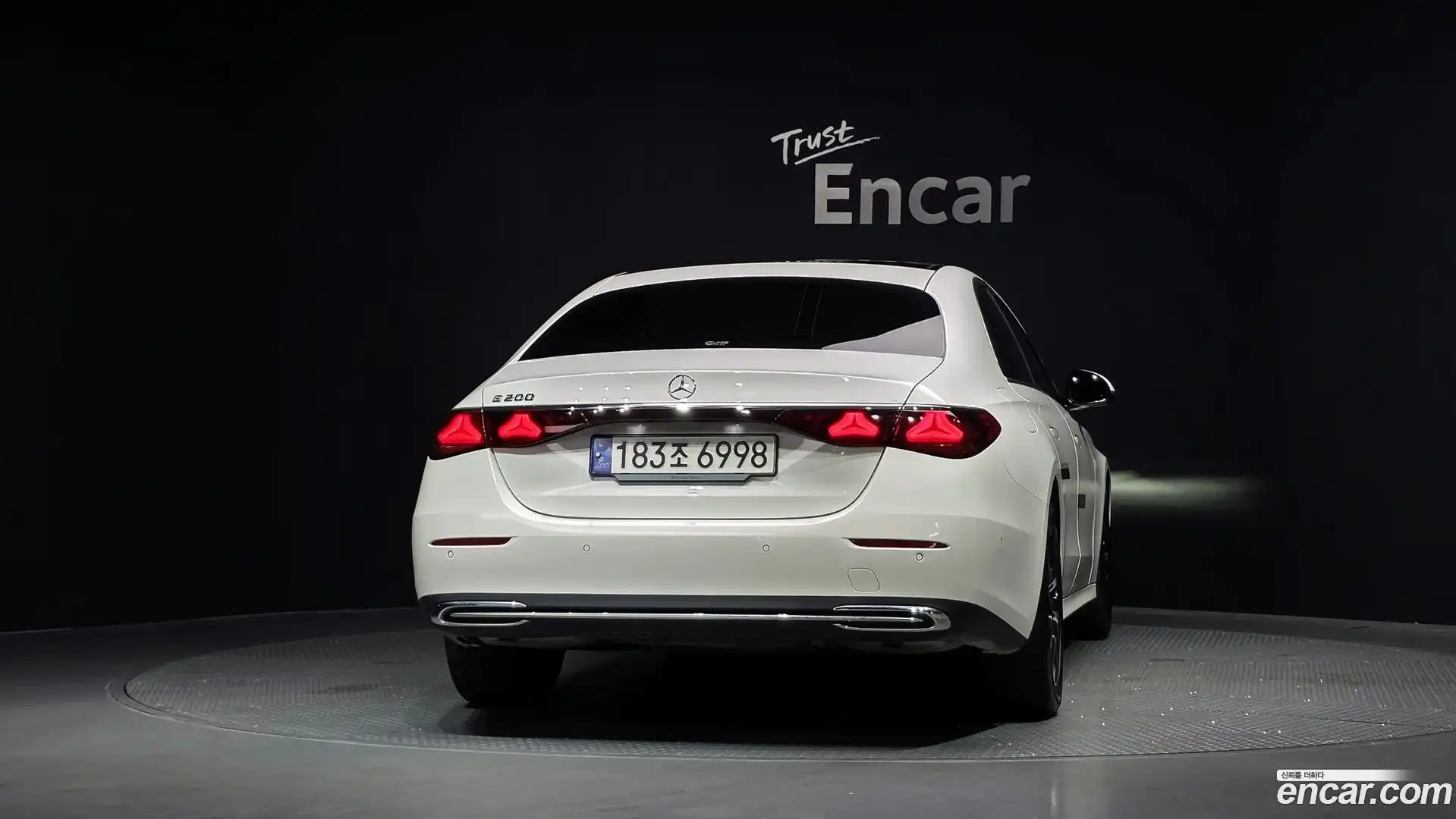 E-Class Mercedes-Benz 2024.8-OUTER-004