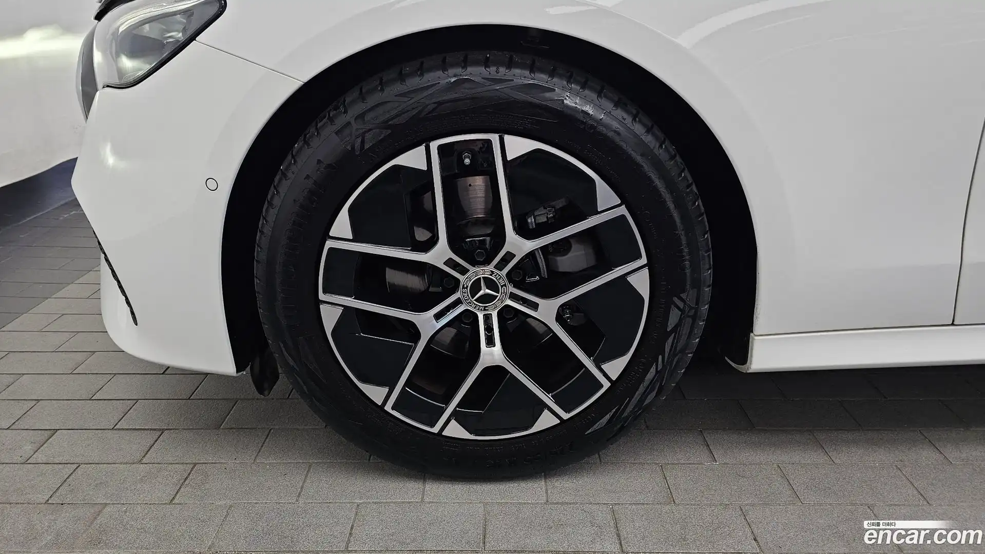 E-Class Mercedes-Benz 2024.8-OUTER-005