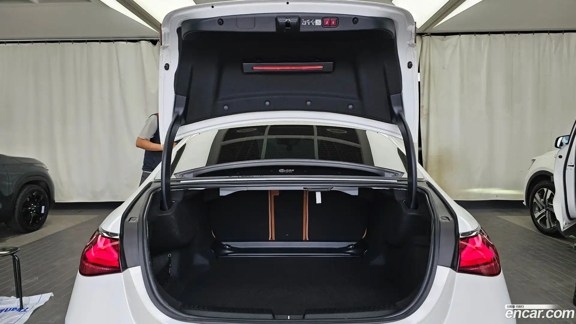 E-Class Mercedes-Benz 2024.8-OPTION-024
