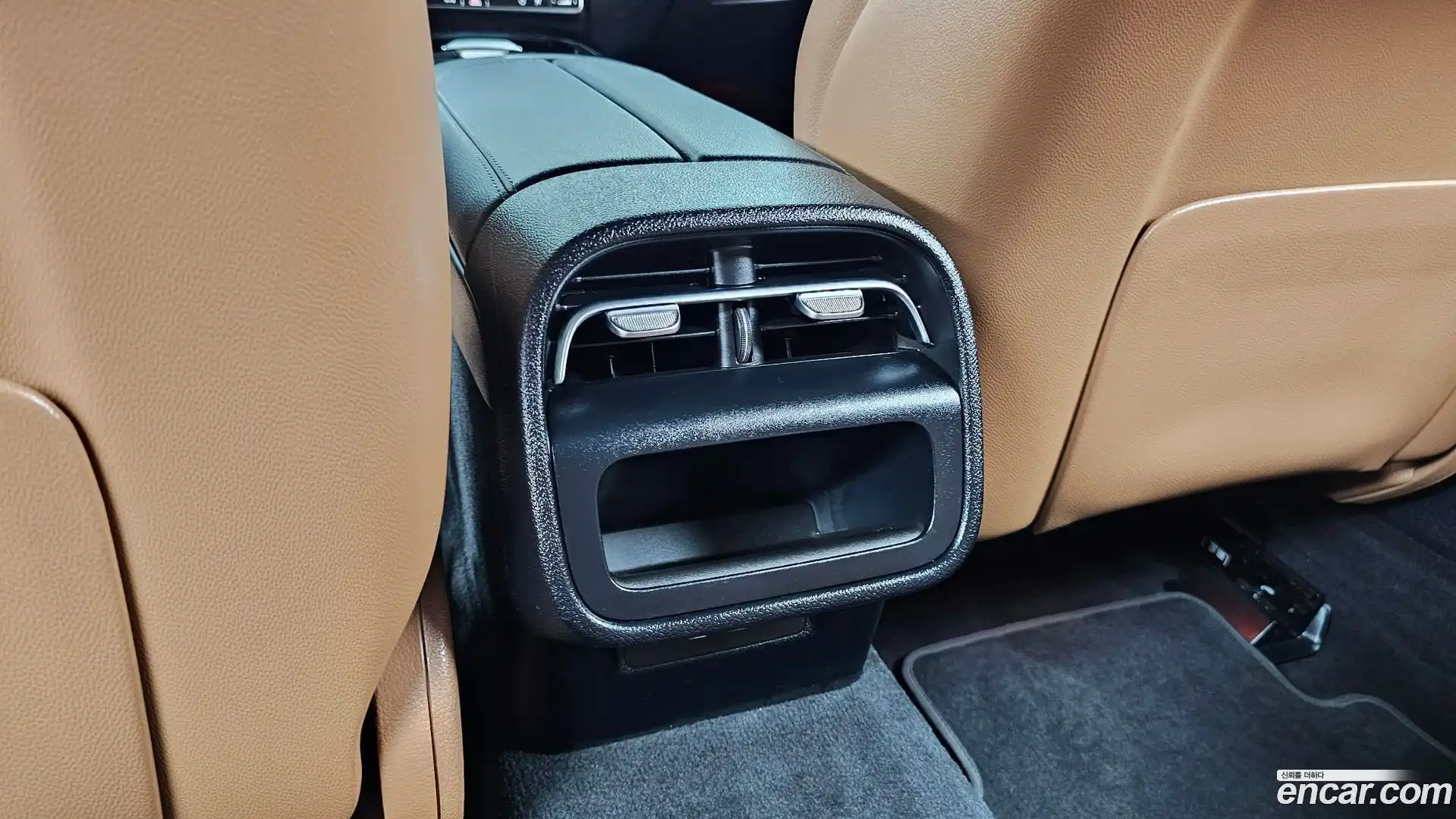 E-Class Mercedes-Benz 2024.8-OPTION-044