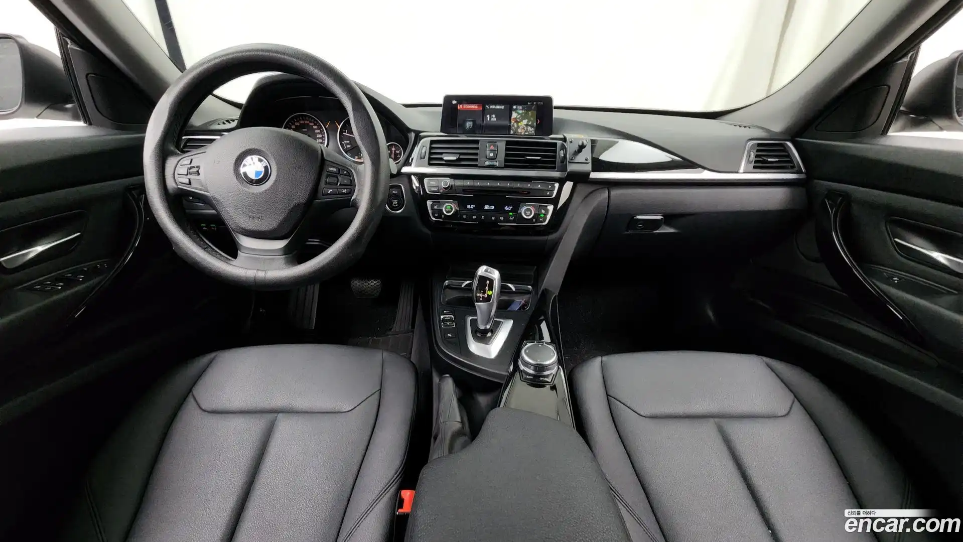 Gran Turismo BMW 2018.0-INNER-007
