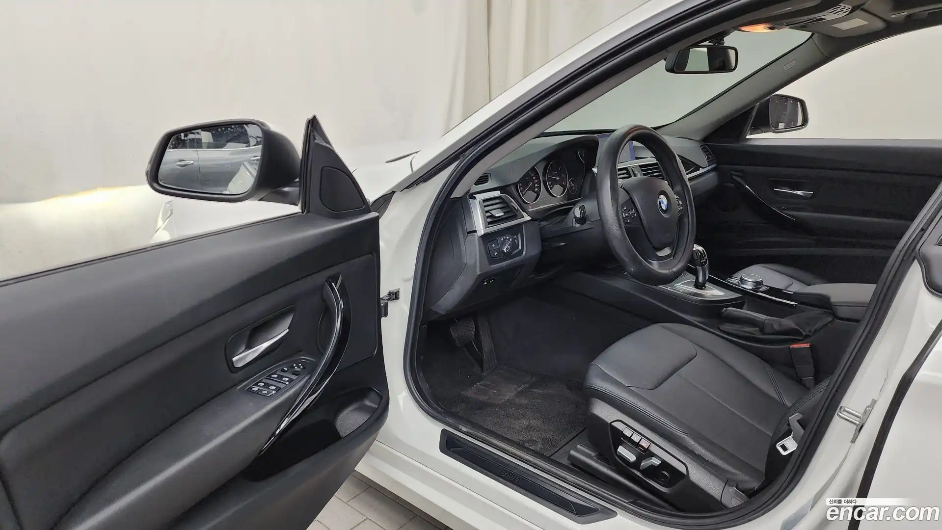 Gran Turismo BMW 2018.0-INNER-010