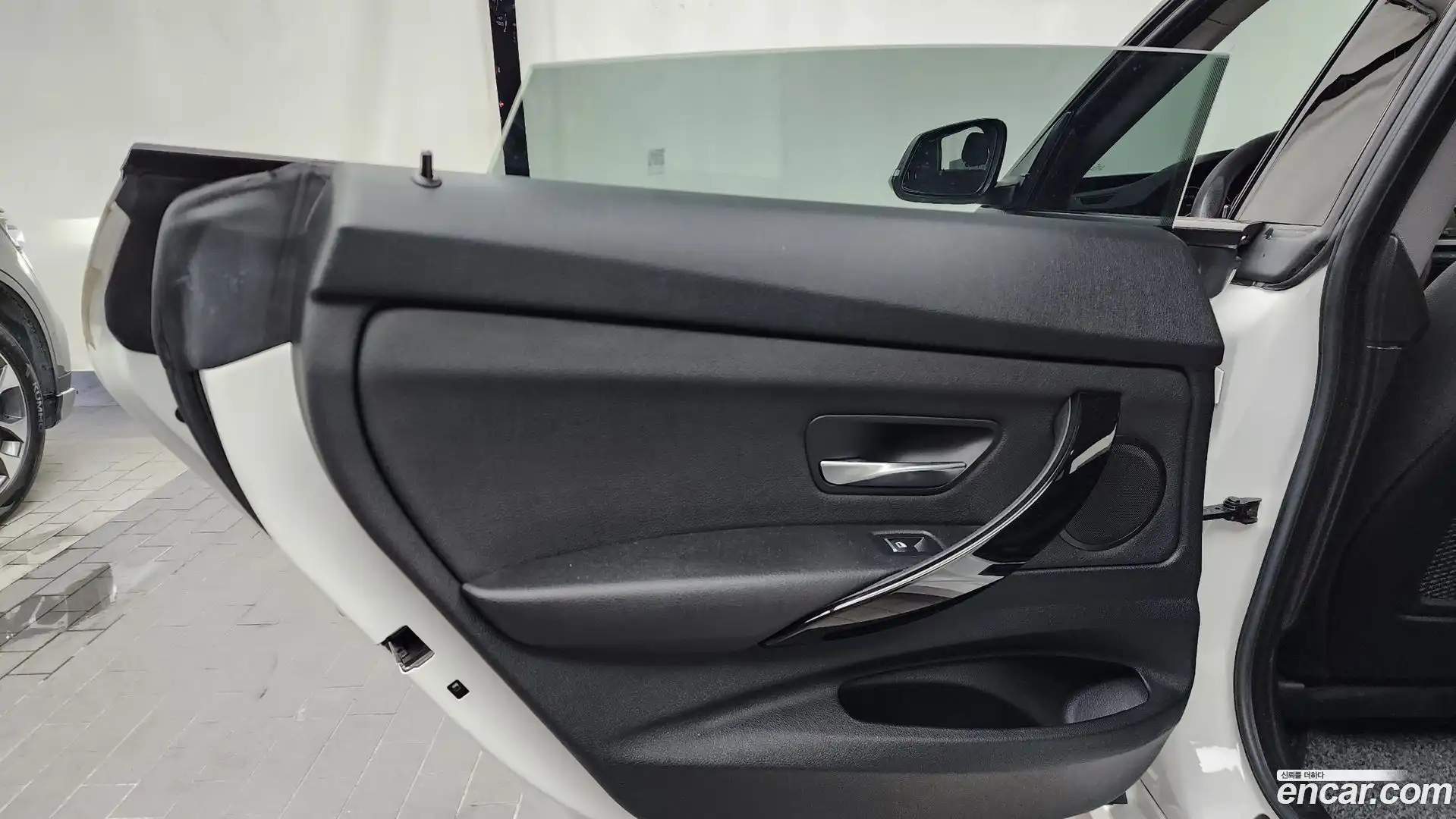 Gran Turismo BMW 2018.0-INNER-035