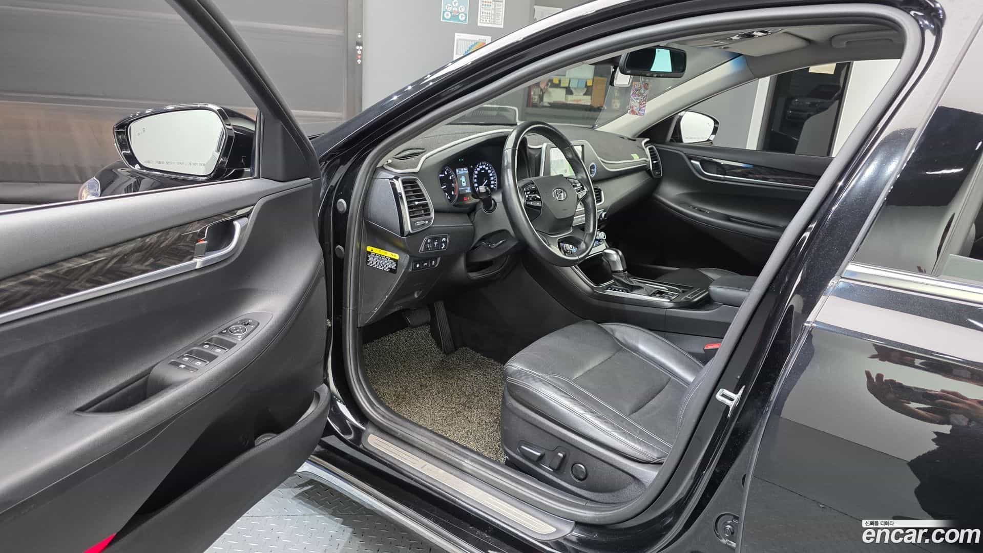 Grandeur Hyundai 2017.10-INNER-010